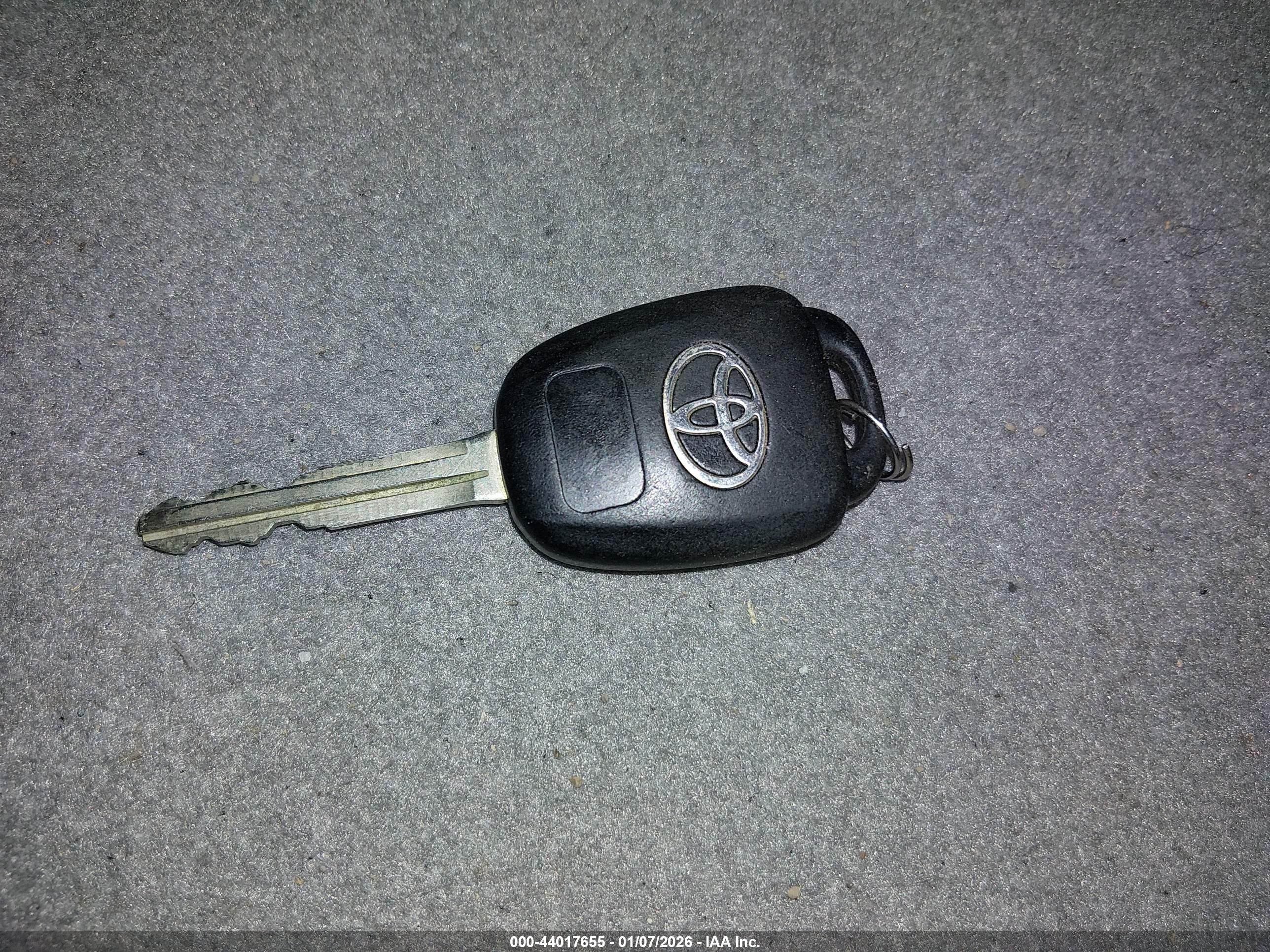 TOYOTA CAMRY image 11