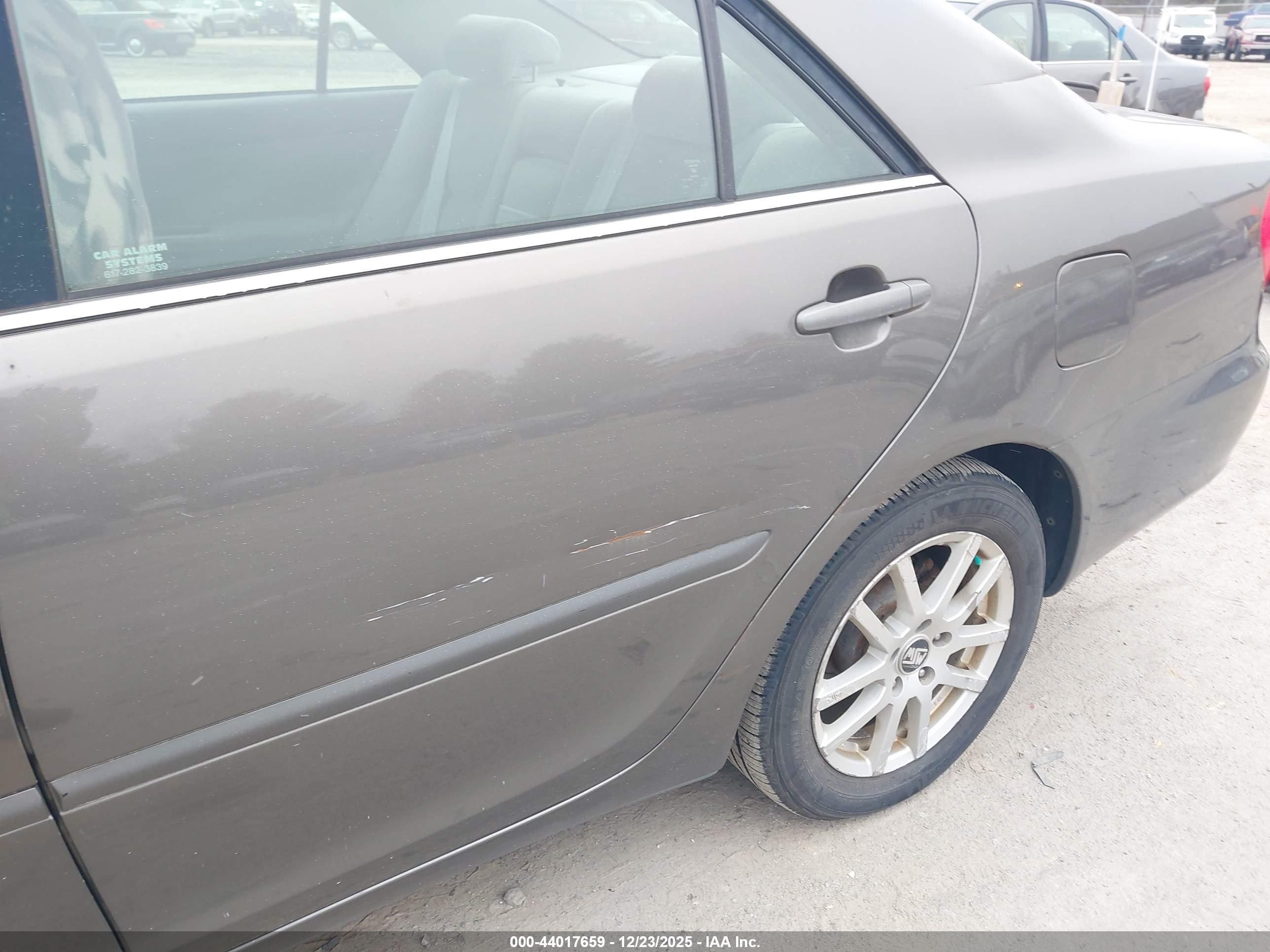 TOYOTA CAMRY image 6