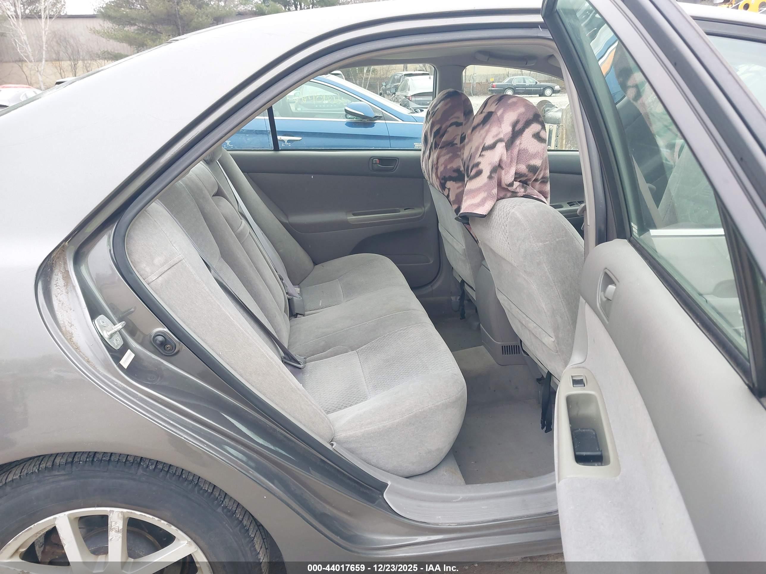 TOYOTA CAMRY image 8
