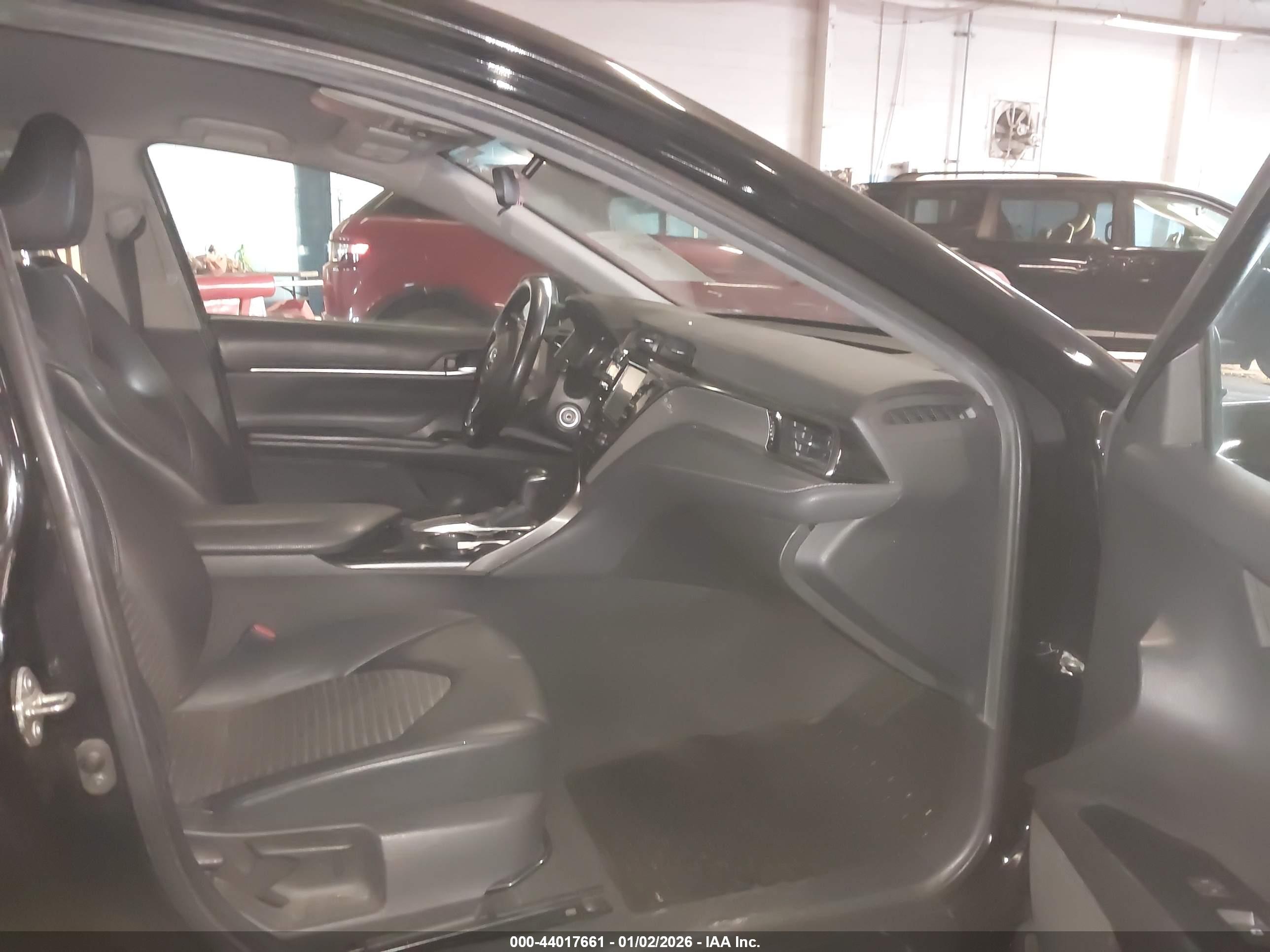 TOYOTA CAMRY image 5