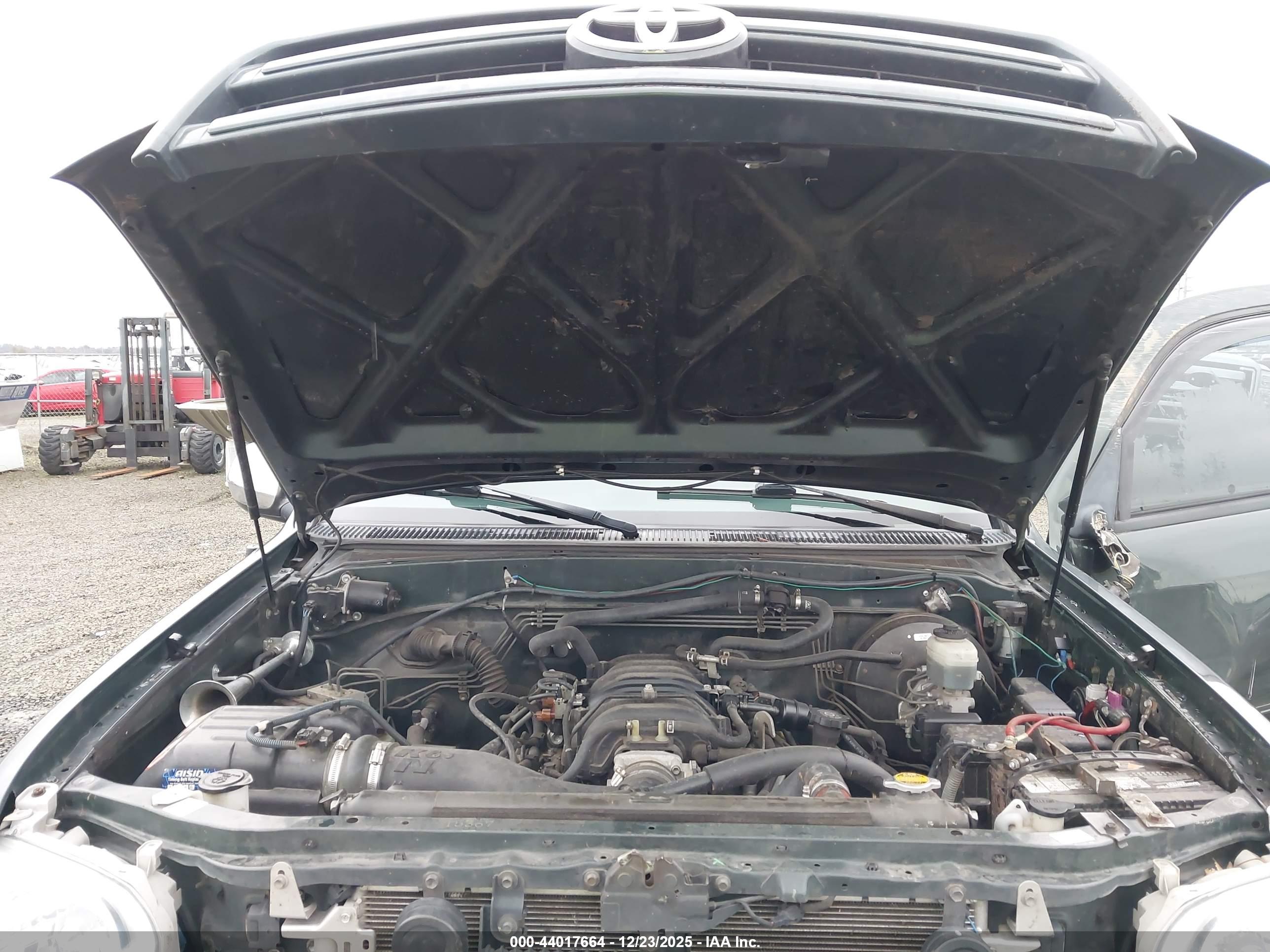 TOYOTA TUNDRA image 10
