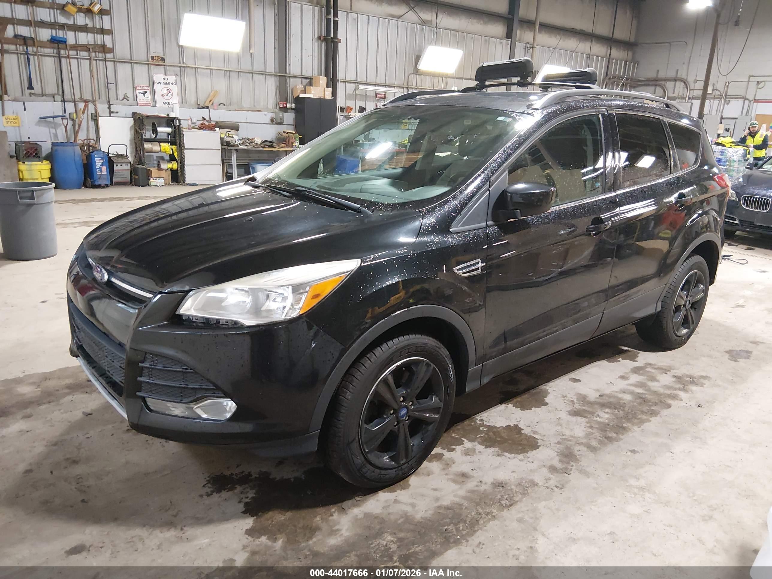 FORD ESCAPE image 2