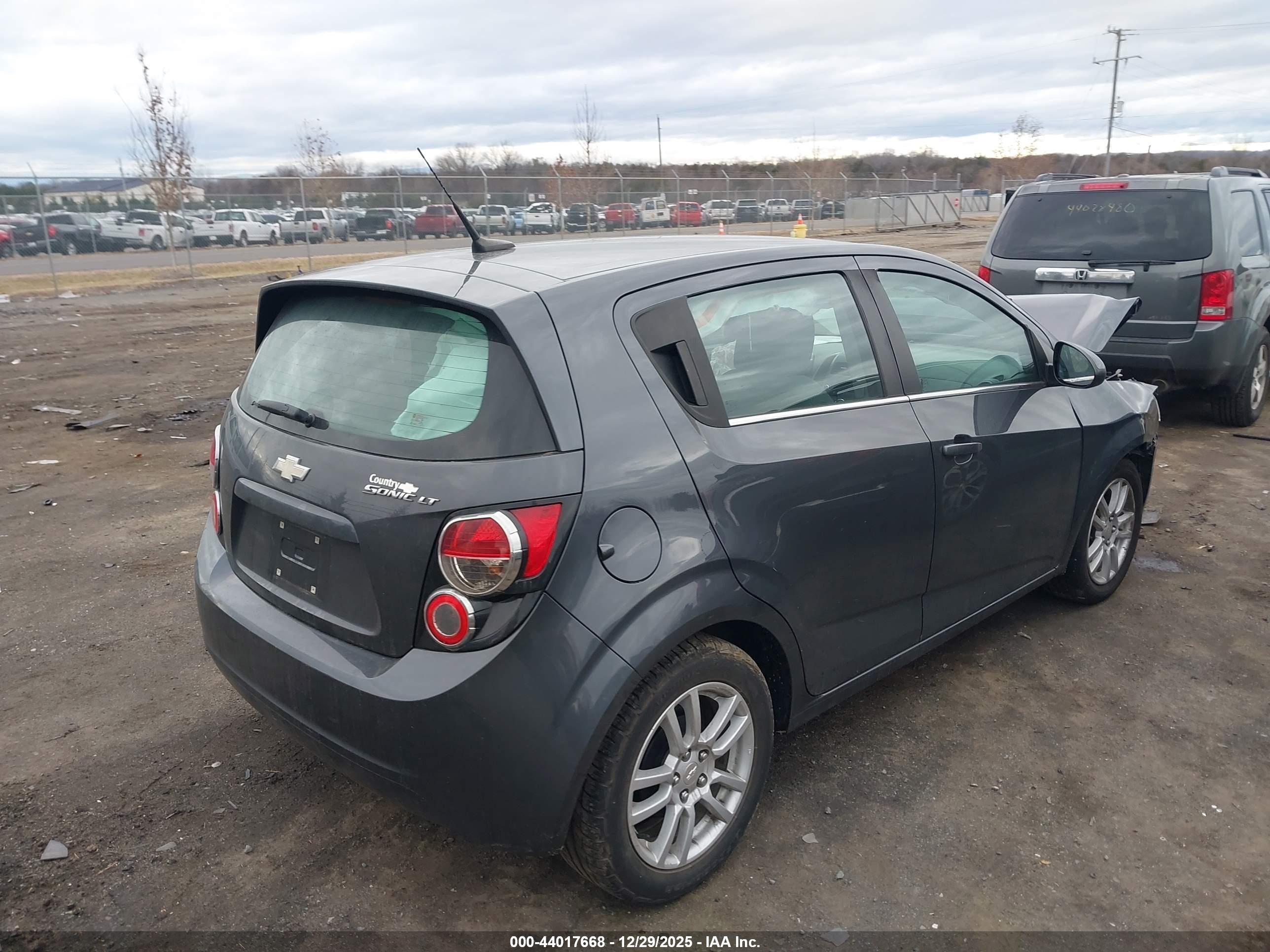 CHEVROLET SONIC image 4
