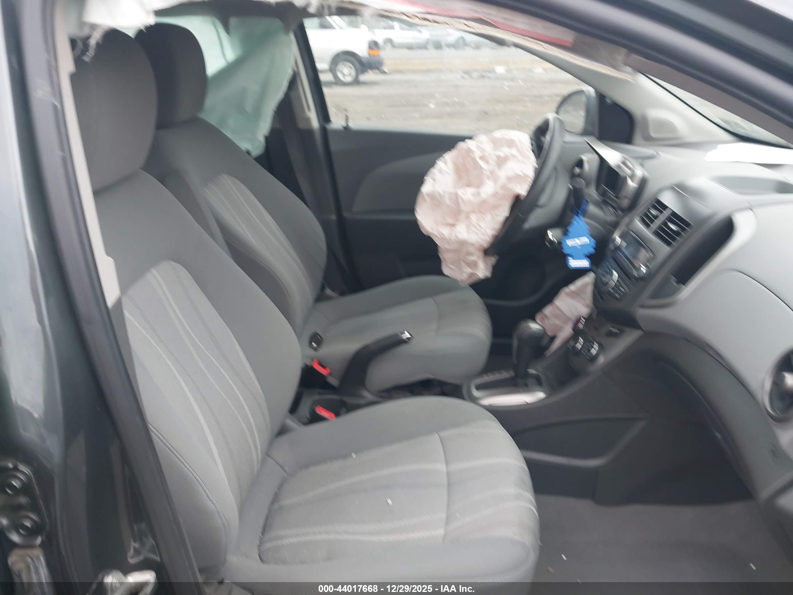 CHEVROLET SONIC image 5