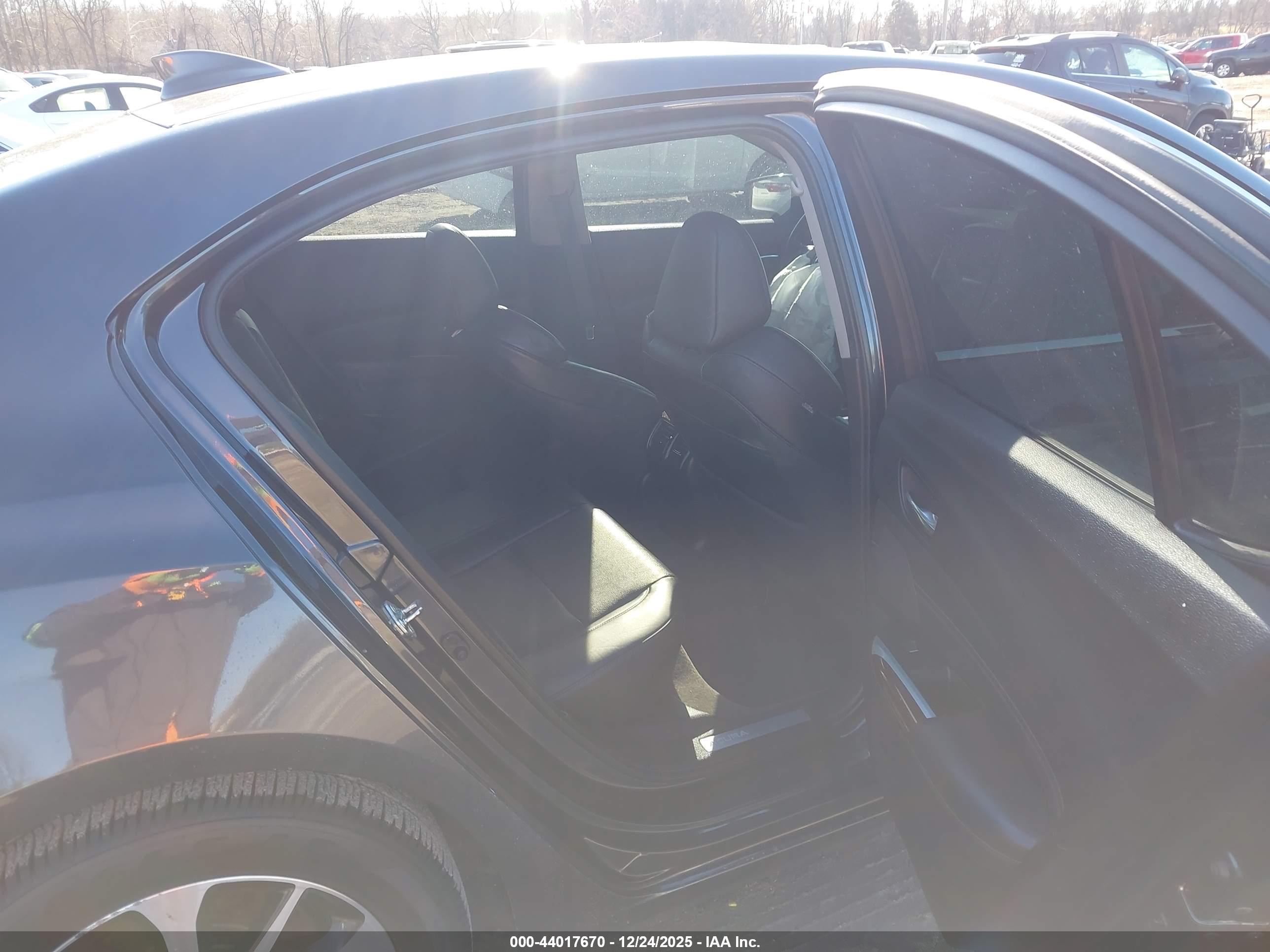 ACURA TLX image 8