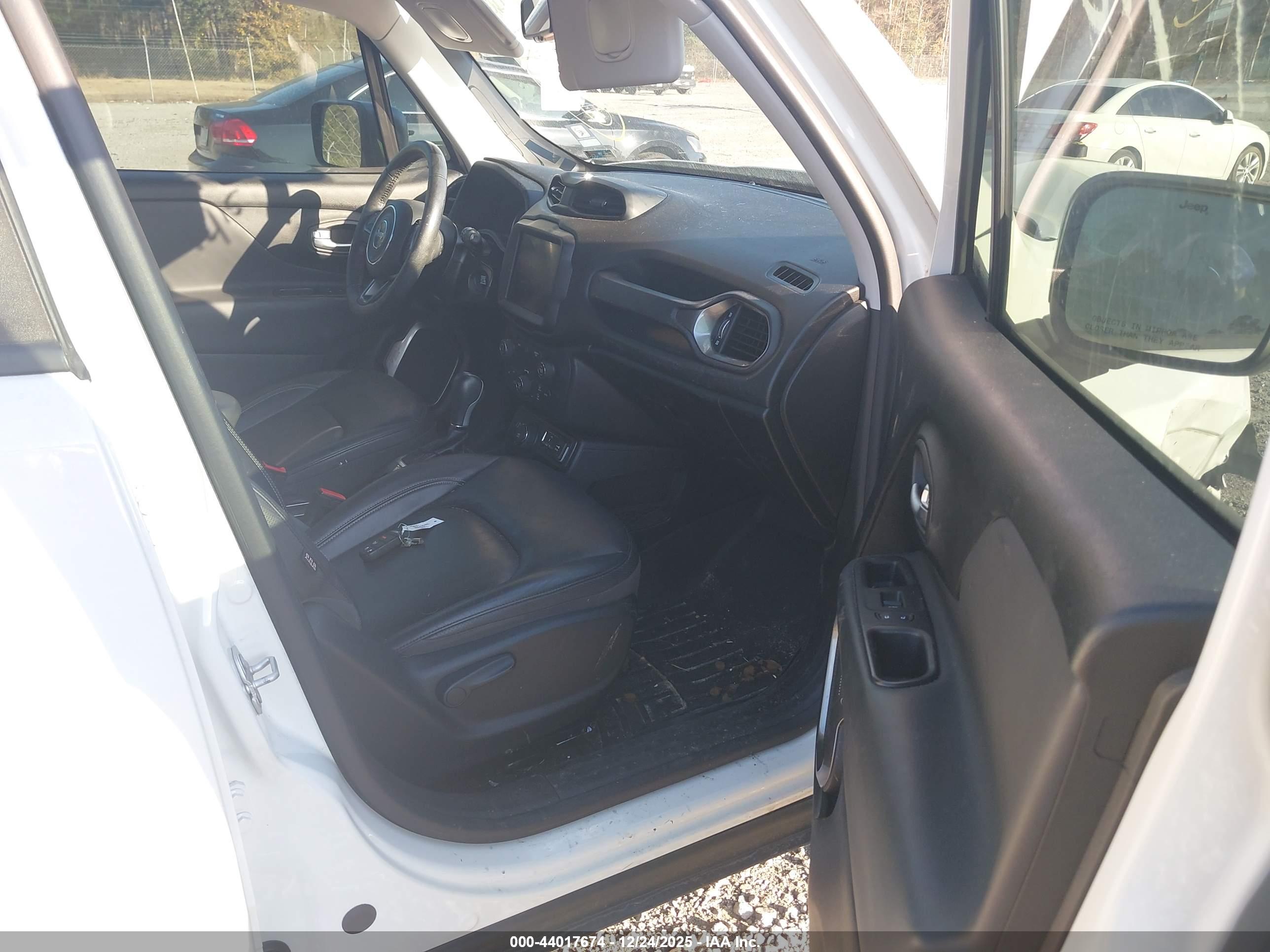 JEEP RENEGADE image 5