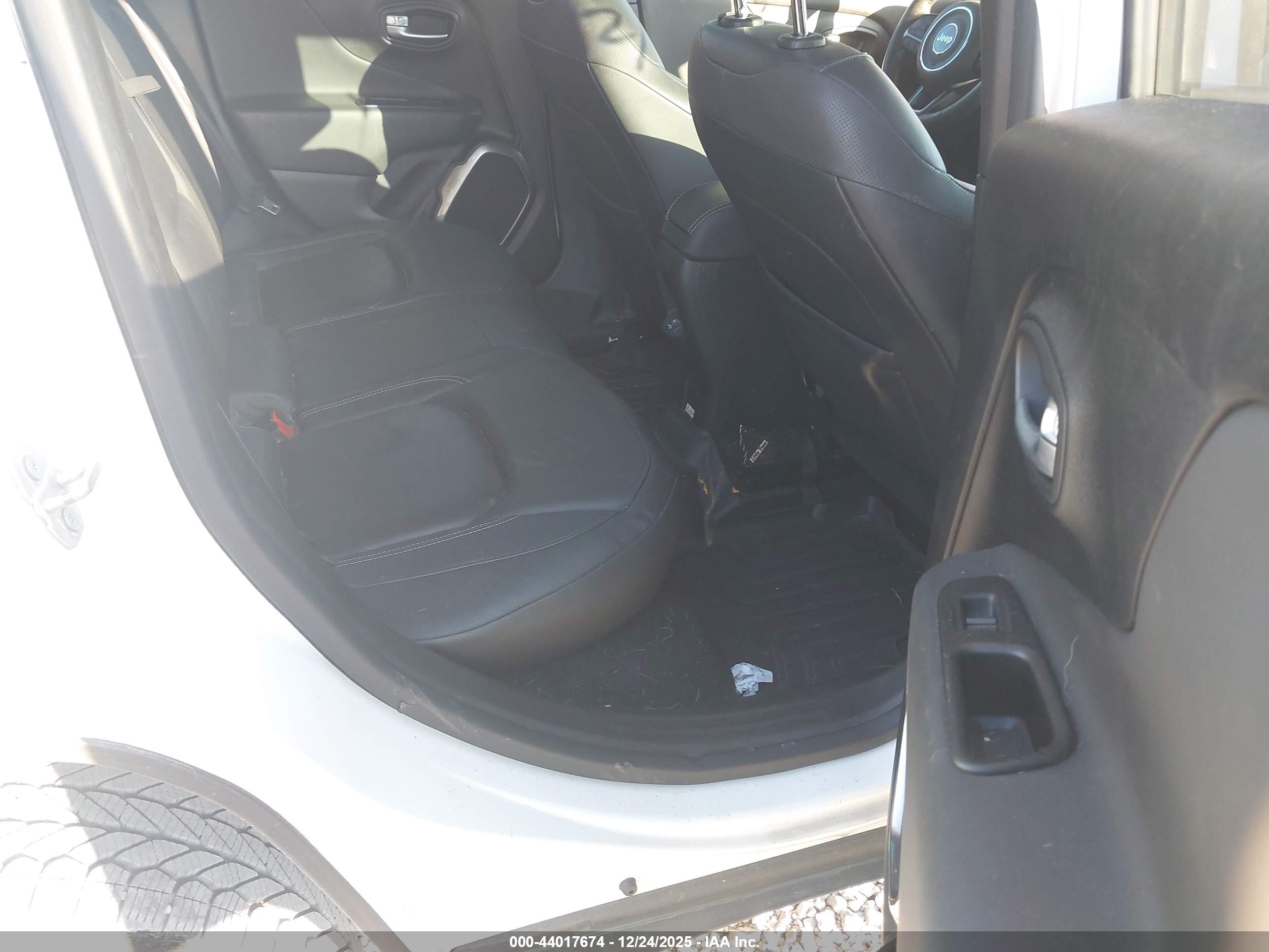 JEEP RENEGADE image 8