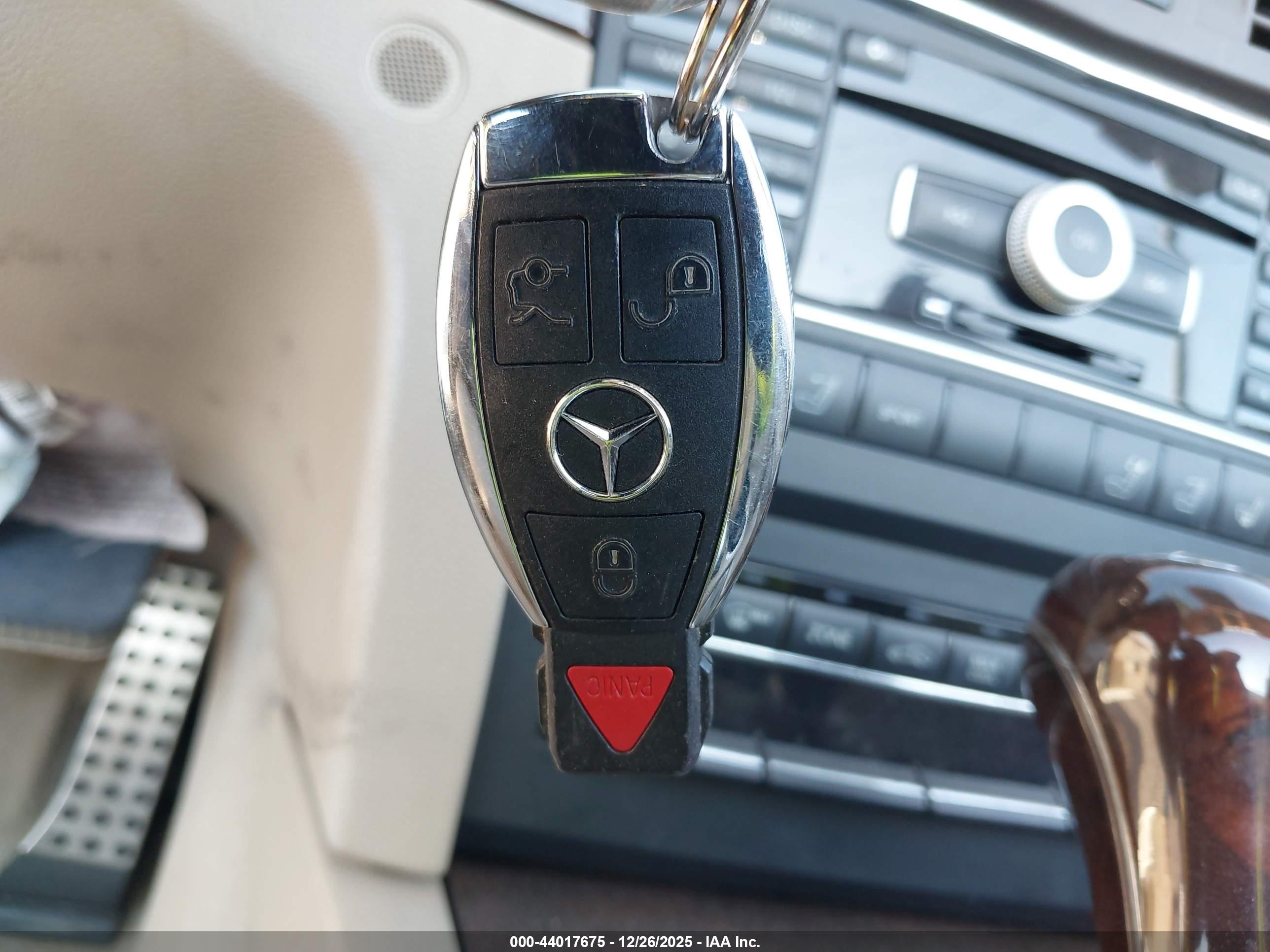 MERCEDES-BENZ E image 11