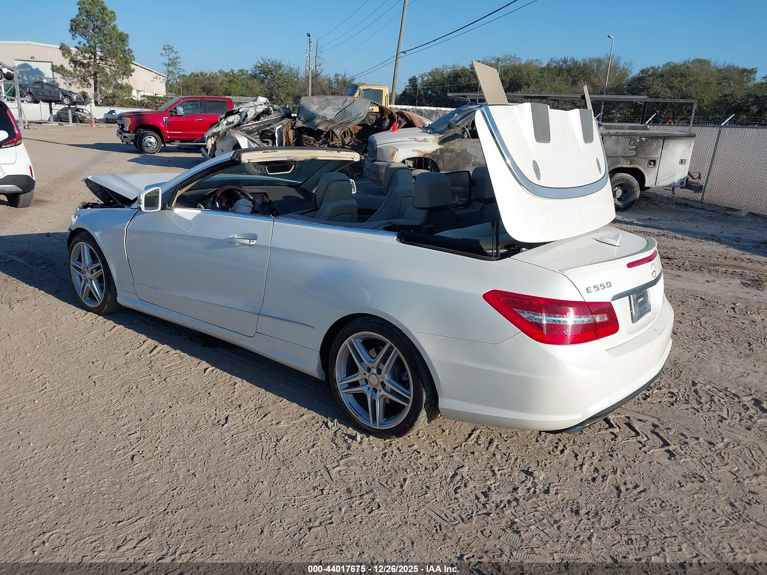 MERCEDES-BENZ E image 3