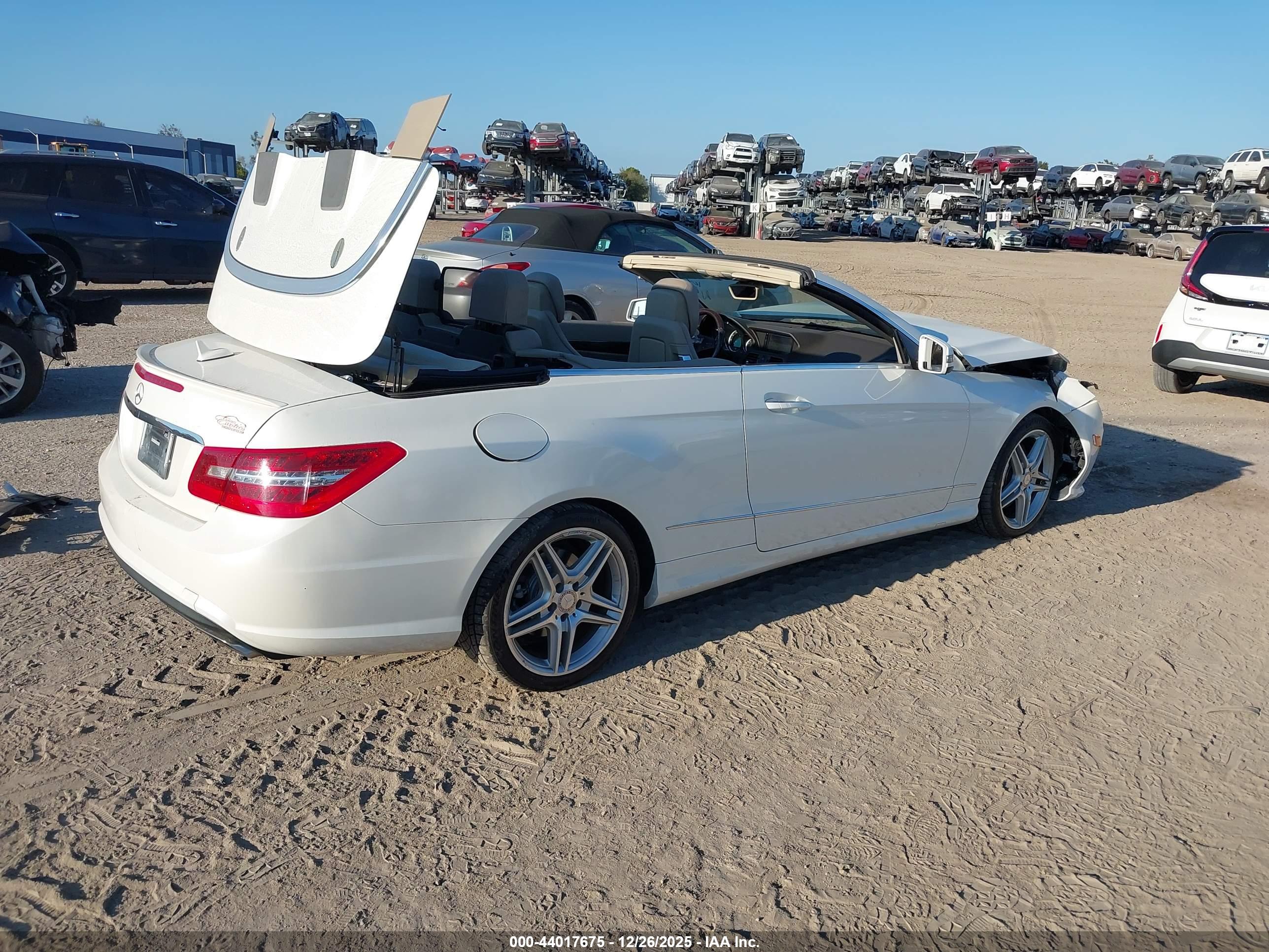 MERCEDES-BENZ E image 4