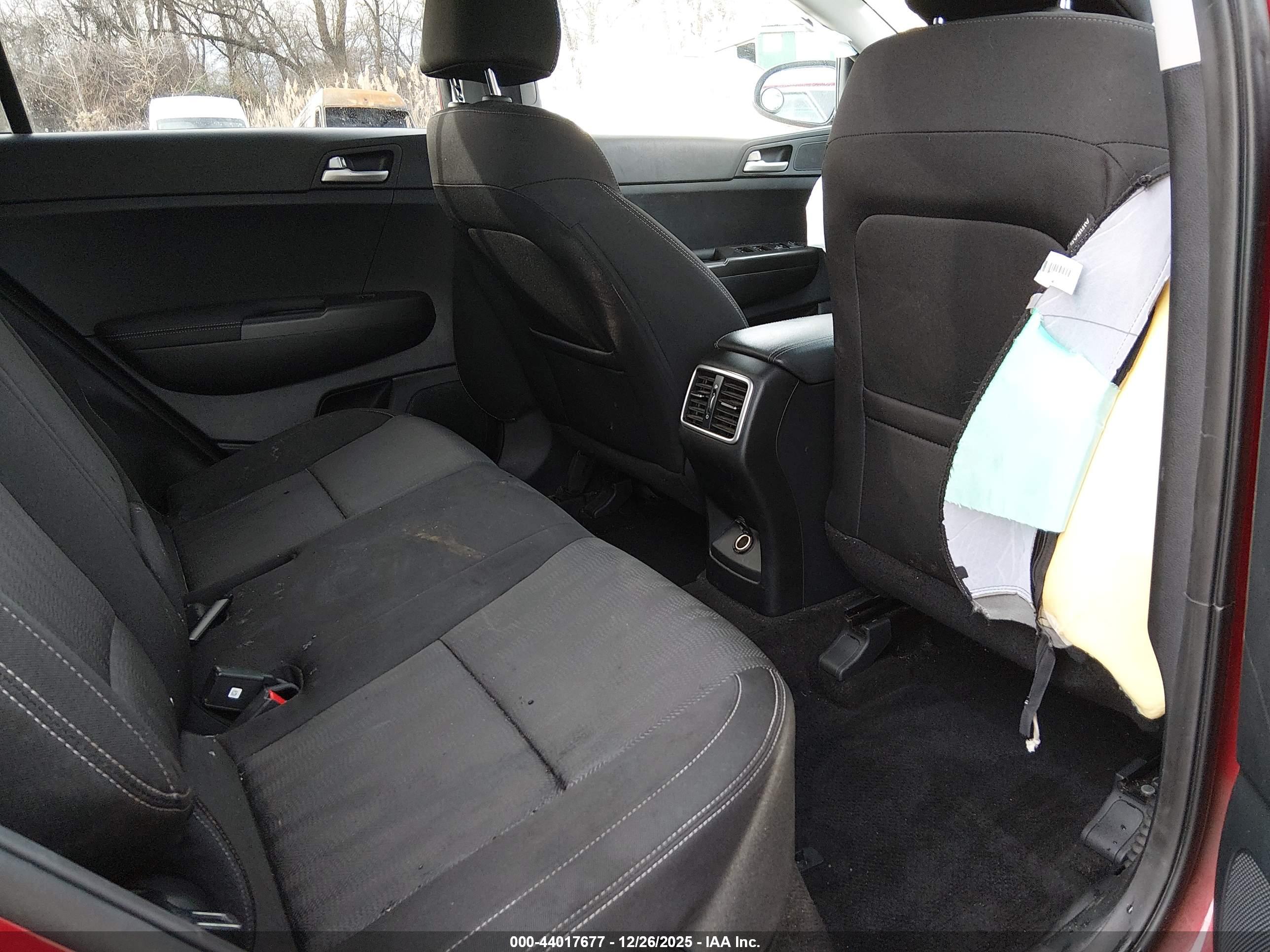 KIA SPORTAGE image 8