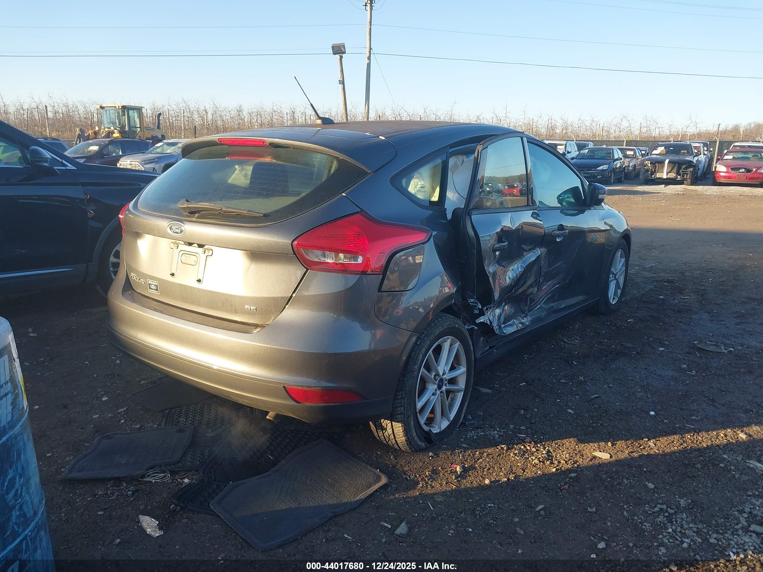 FORD FOCUS image 4