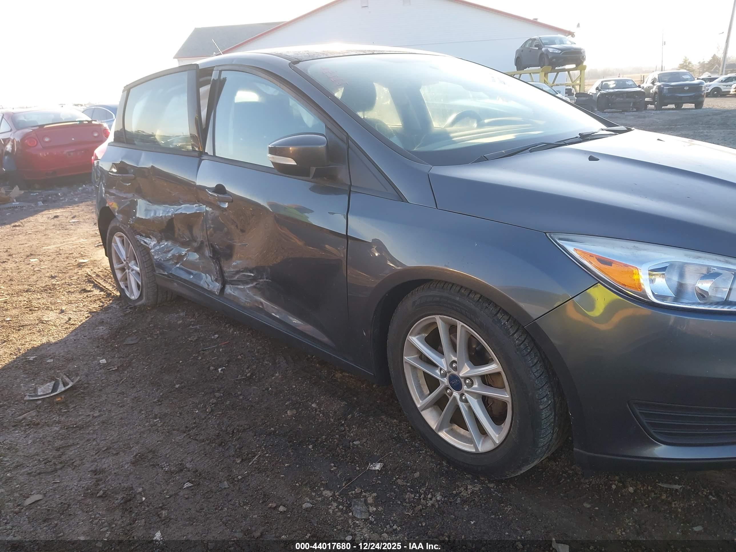 FORD FOCUS image 6