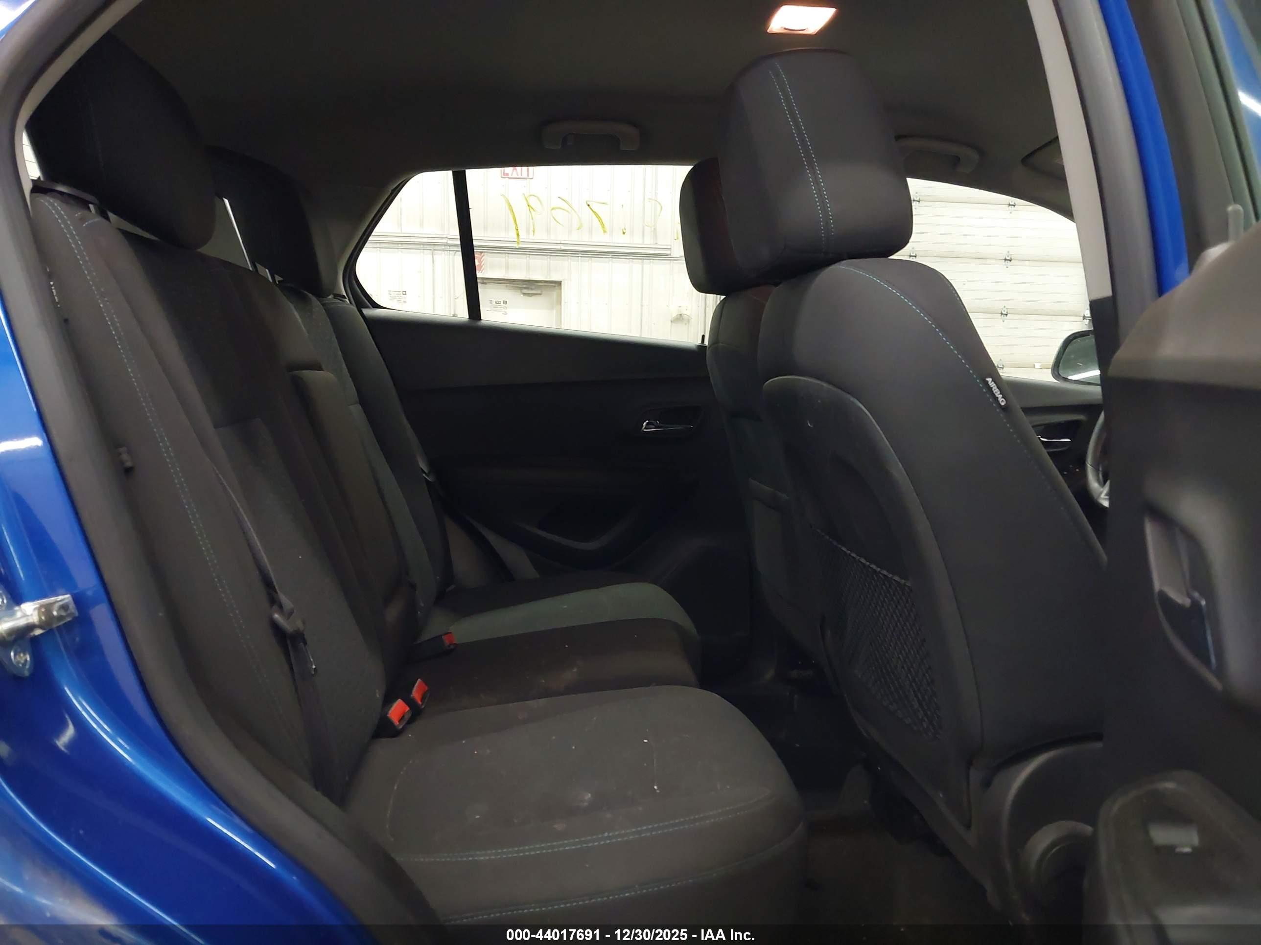 CHEVROLET TRAX image 8