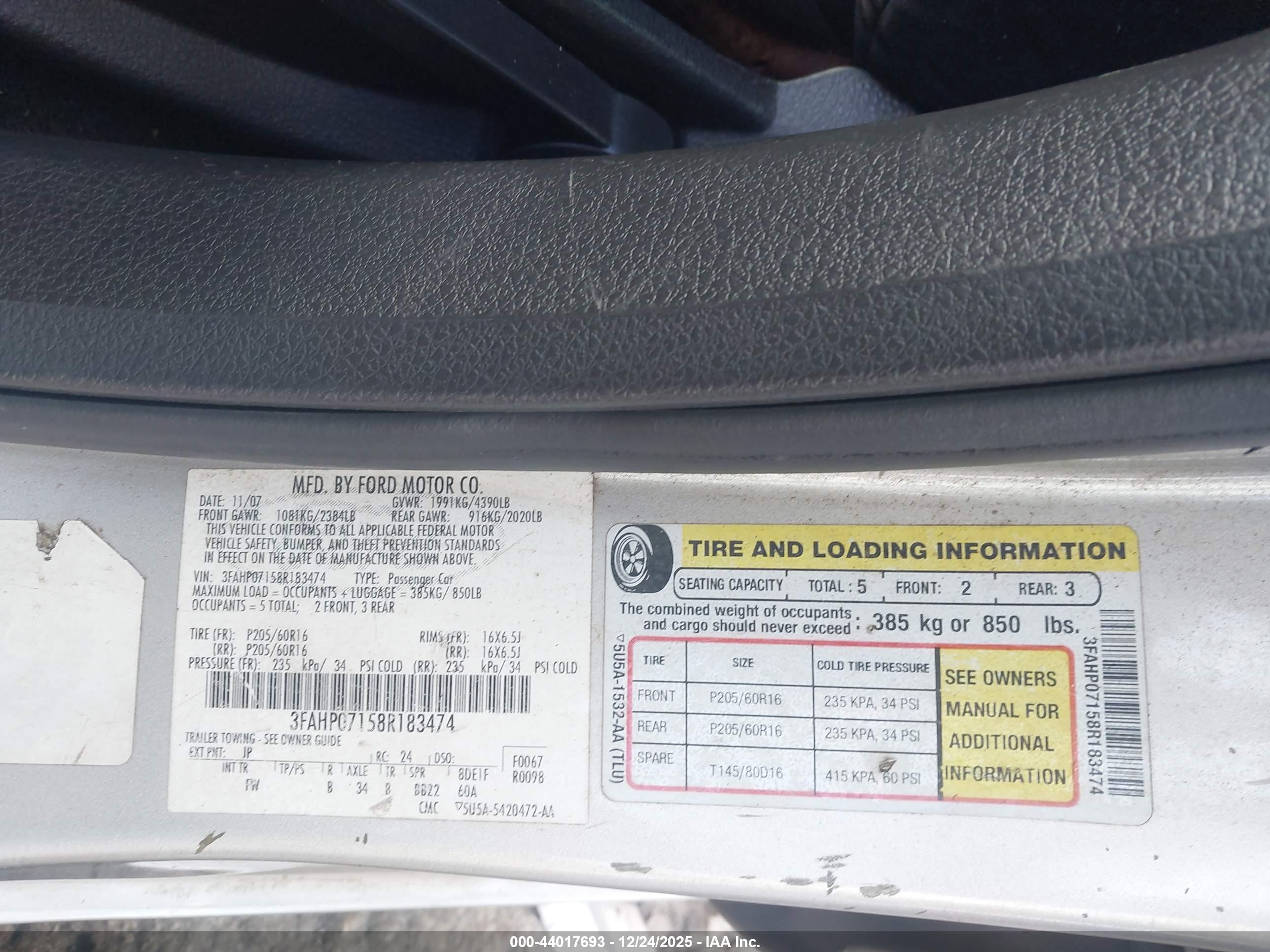 FORD FUSION image 9