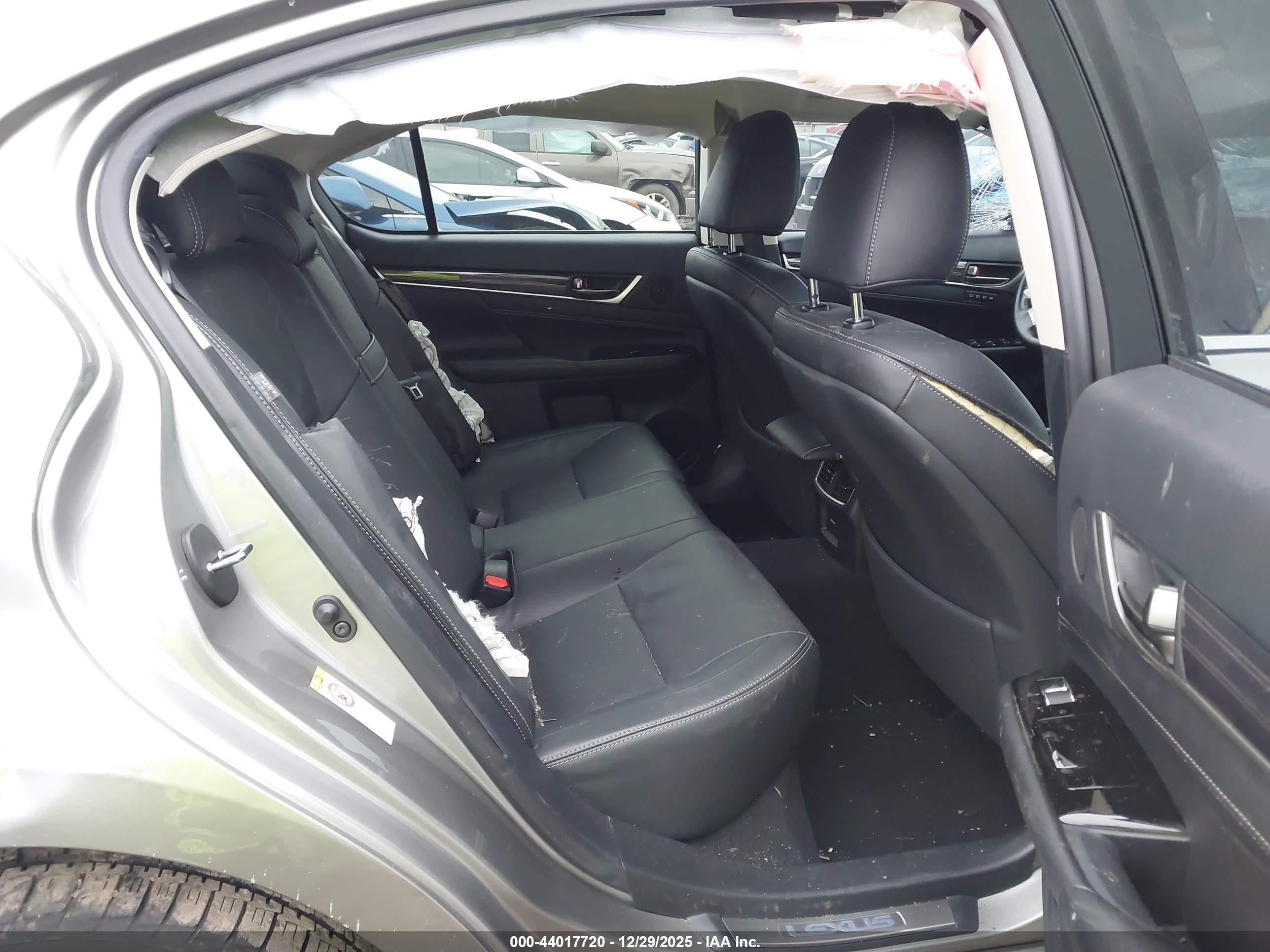 LEXUS GS image 8