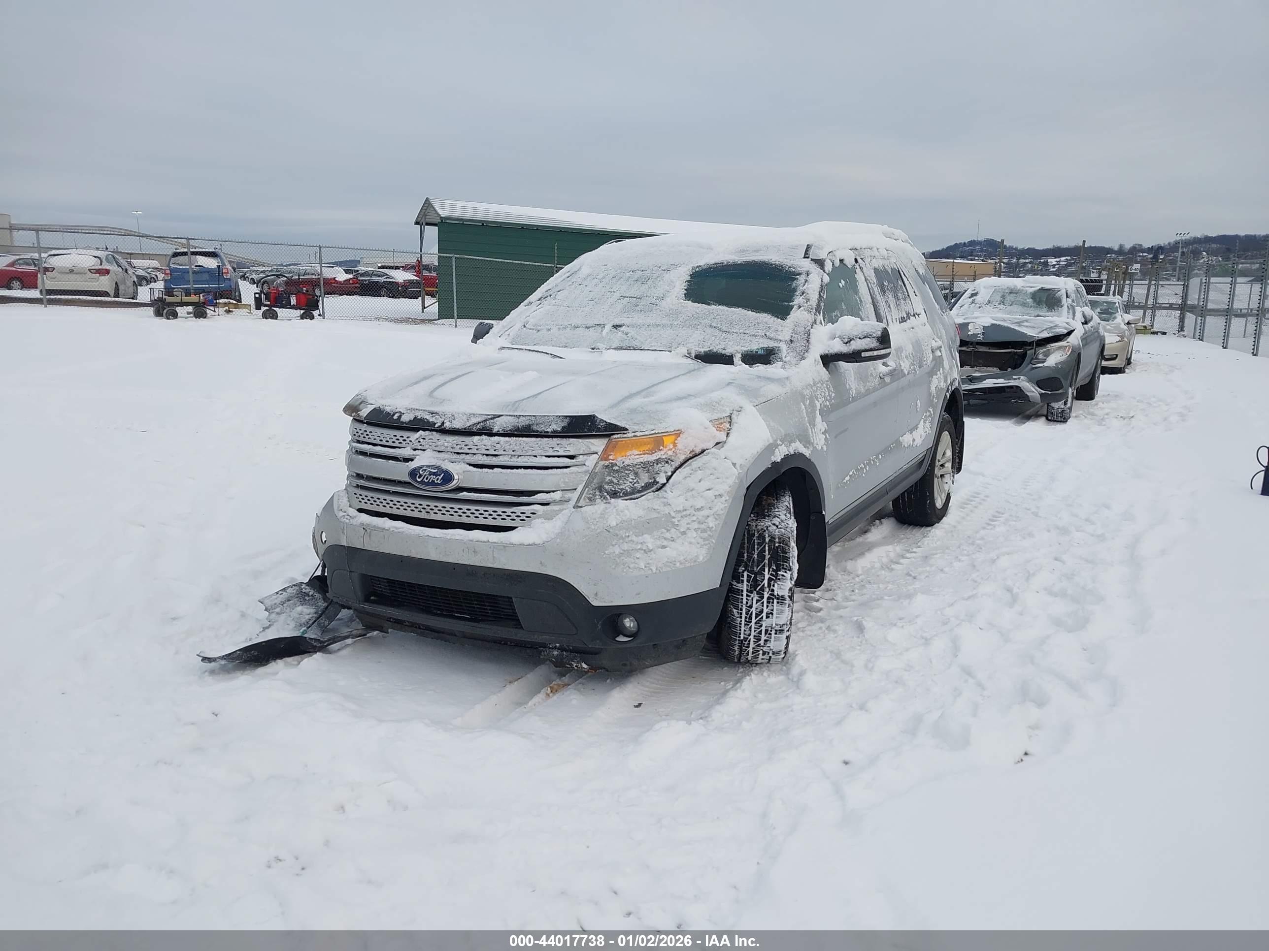 FORD EXPLORER image 2