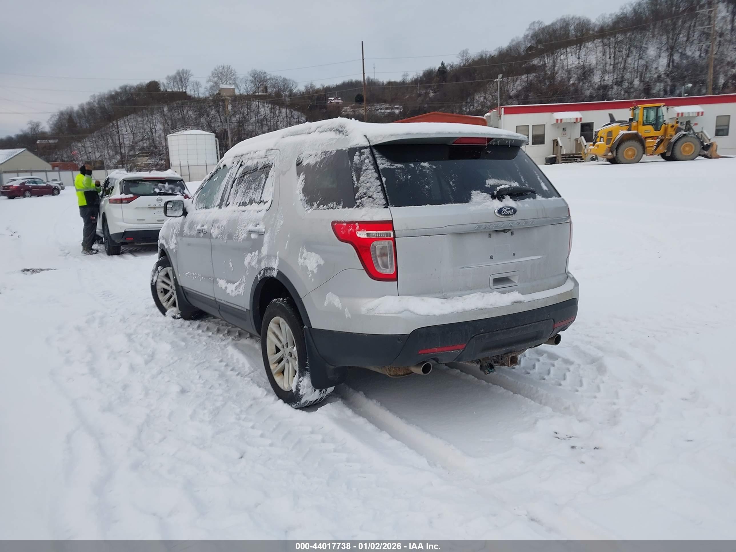 FORD EXPLORER image 3