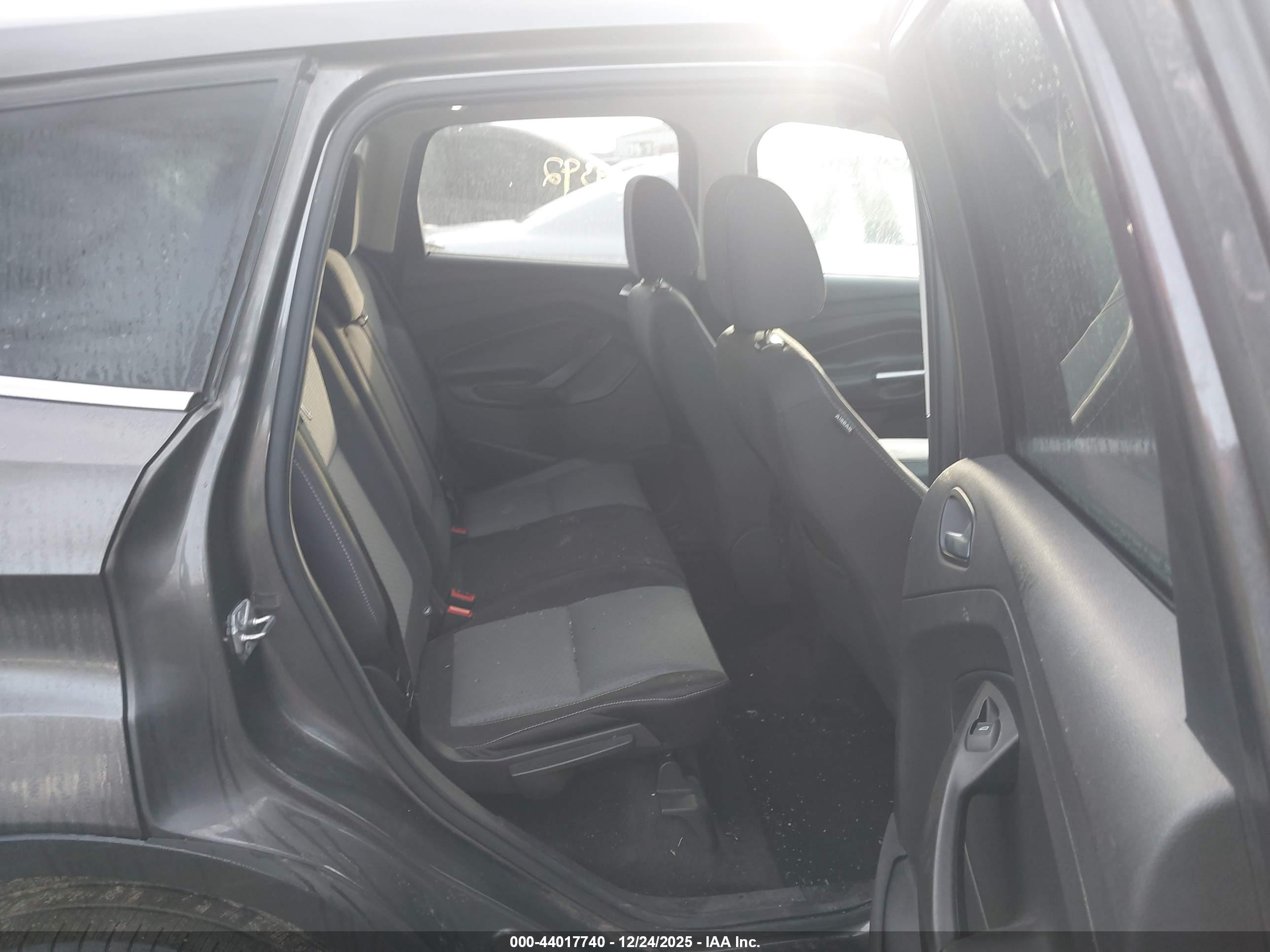 FORD ESCAPE image 8