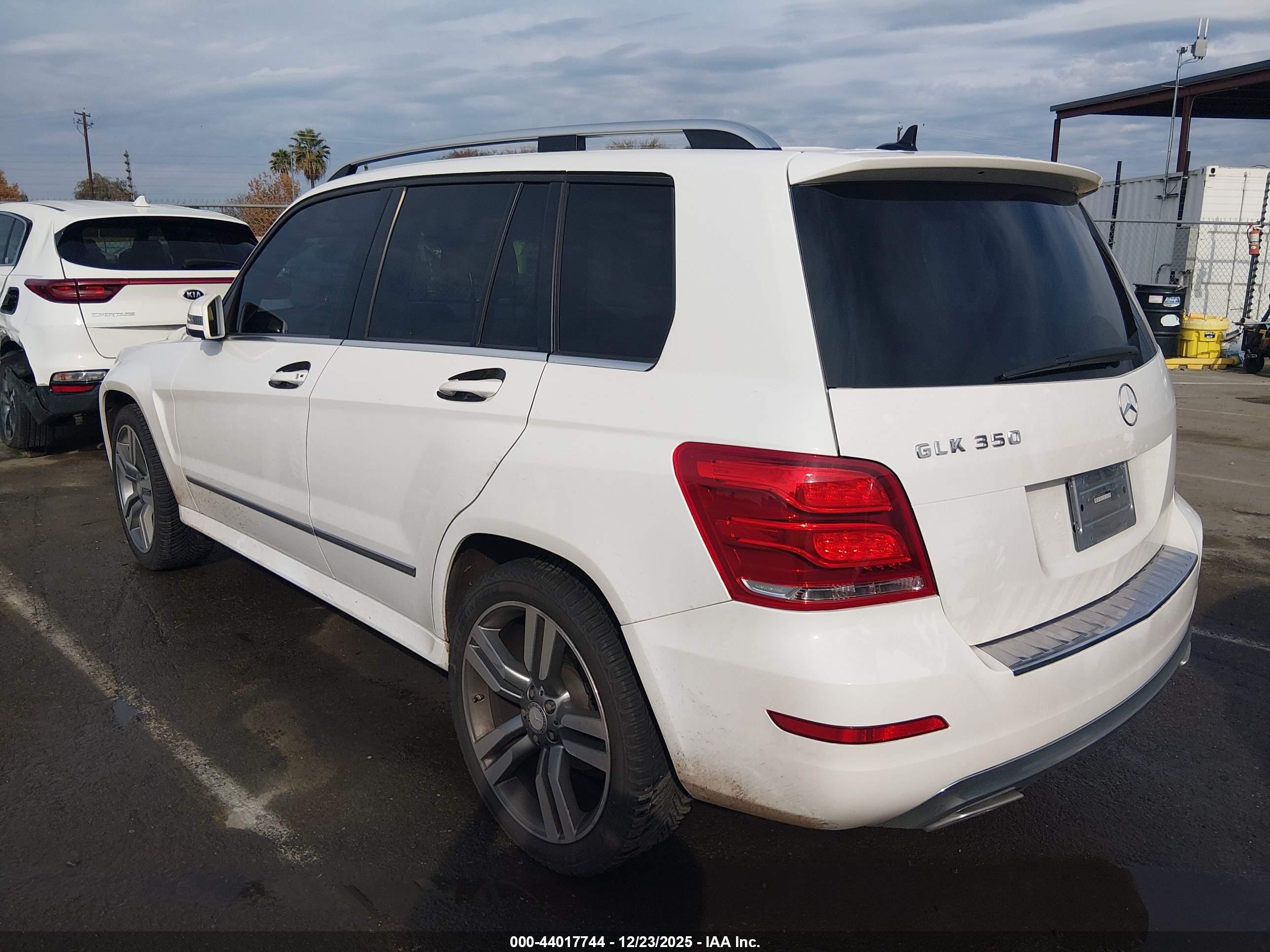 MERCEDES-BENZ GLK image 3