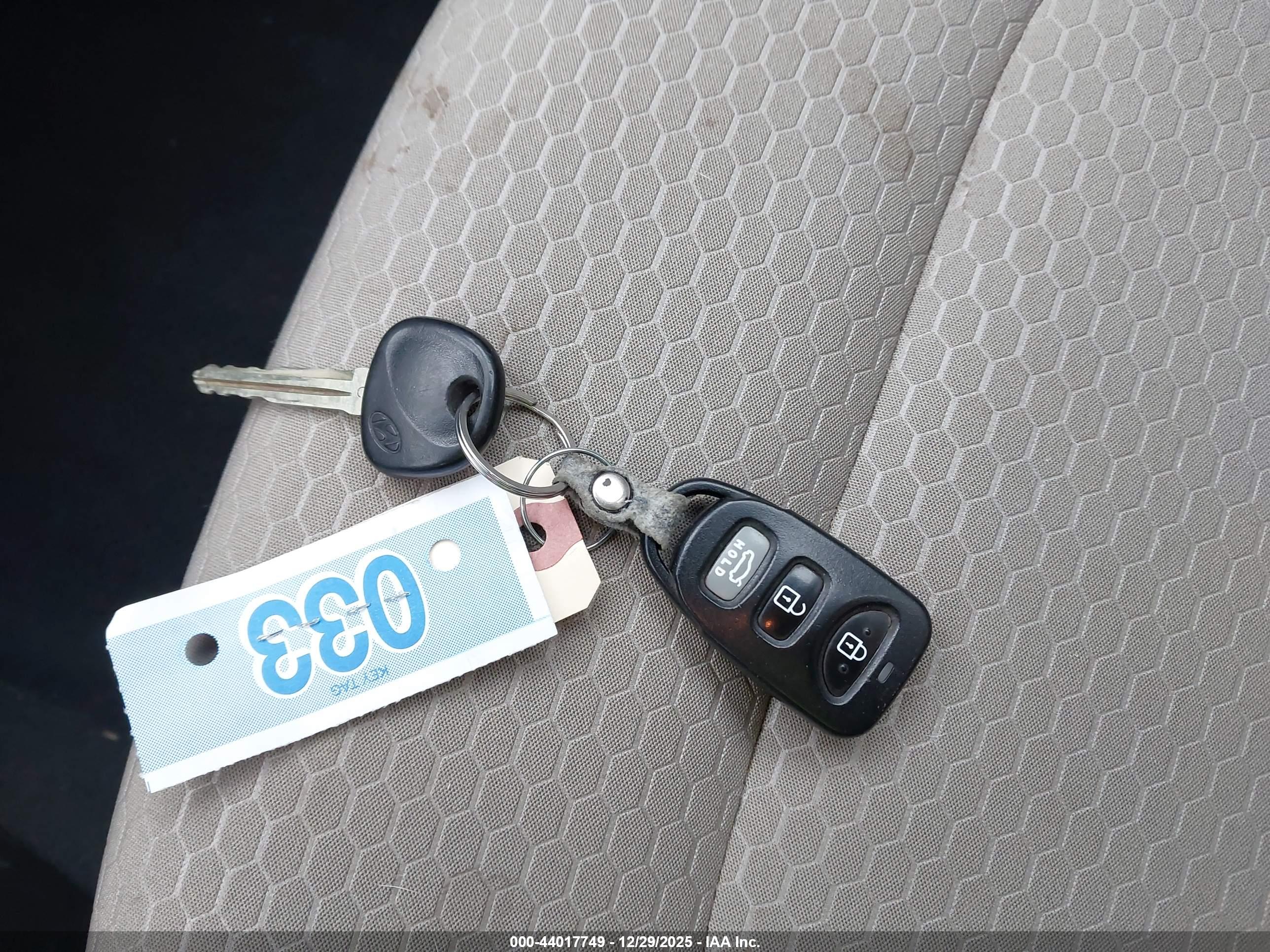 HYUNDAI ELANTRA image 11