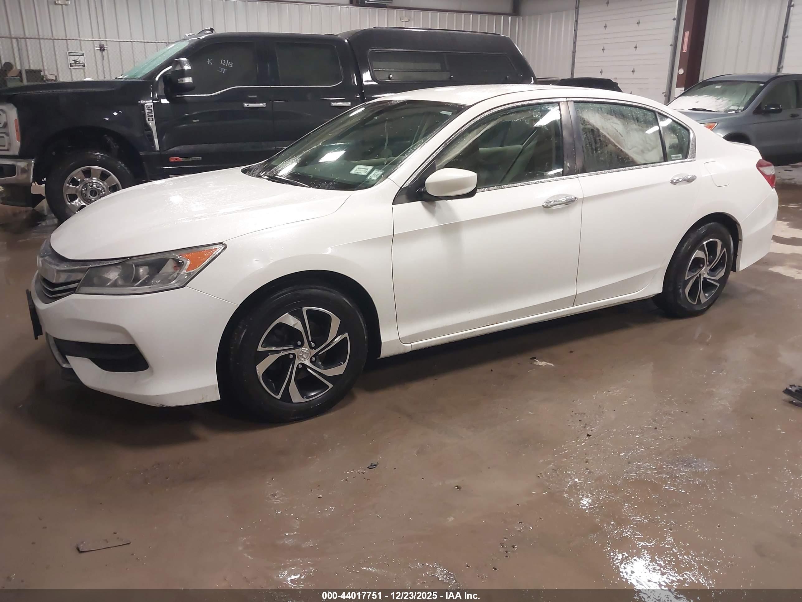 HONDA ACCORD image 2