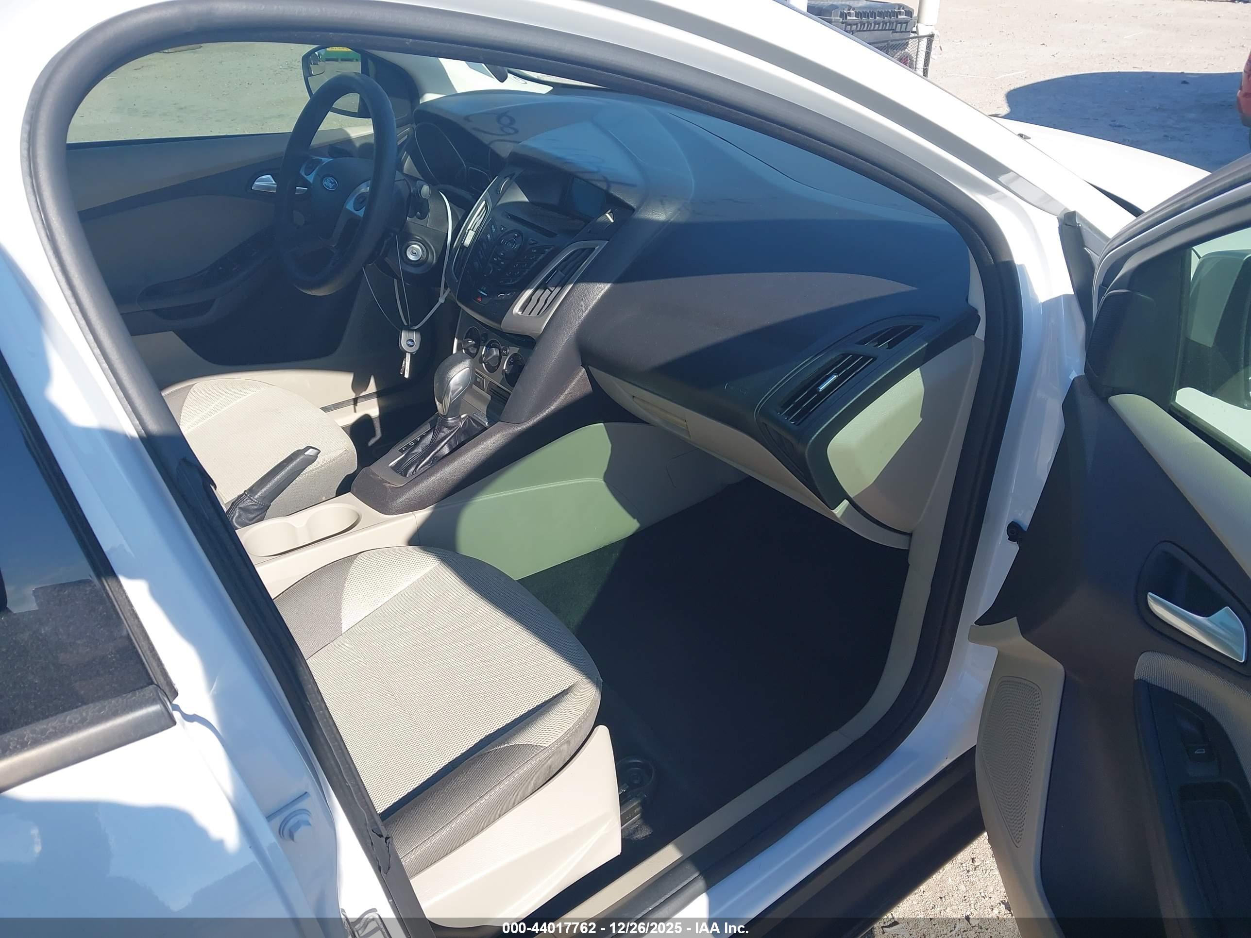 FORD FOCUS image 5