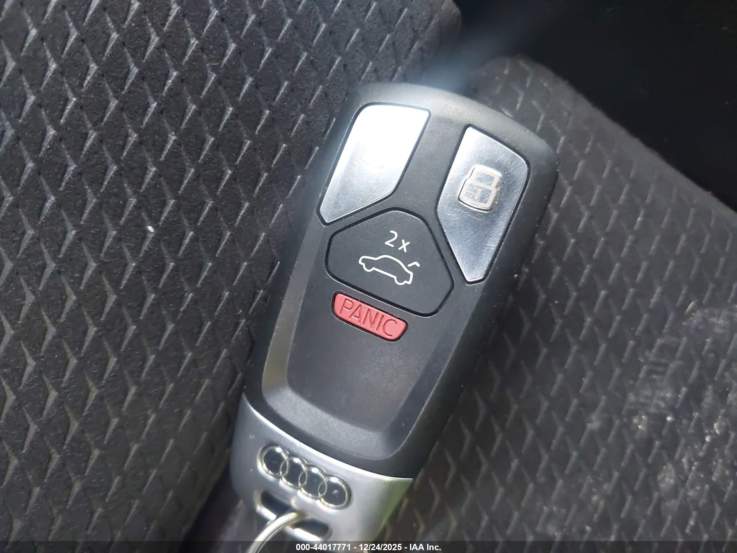 AUDI SQ5 image 11