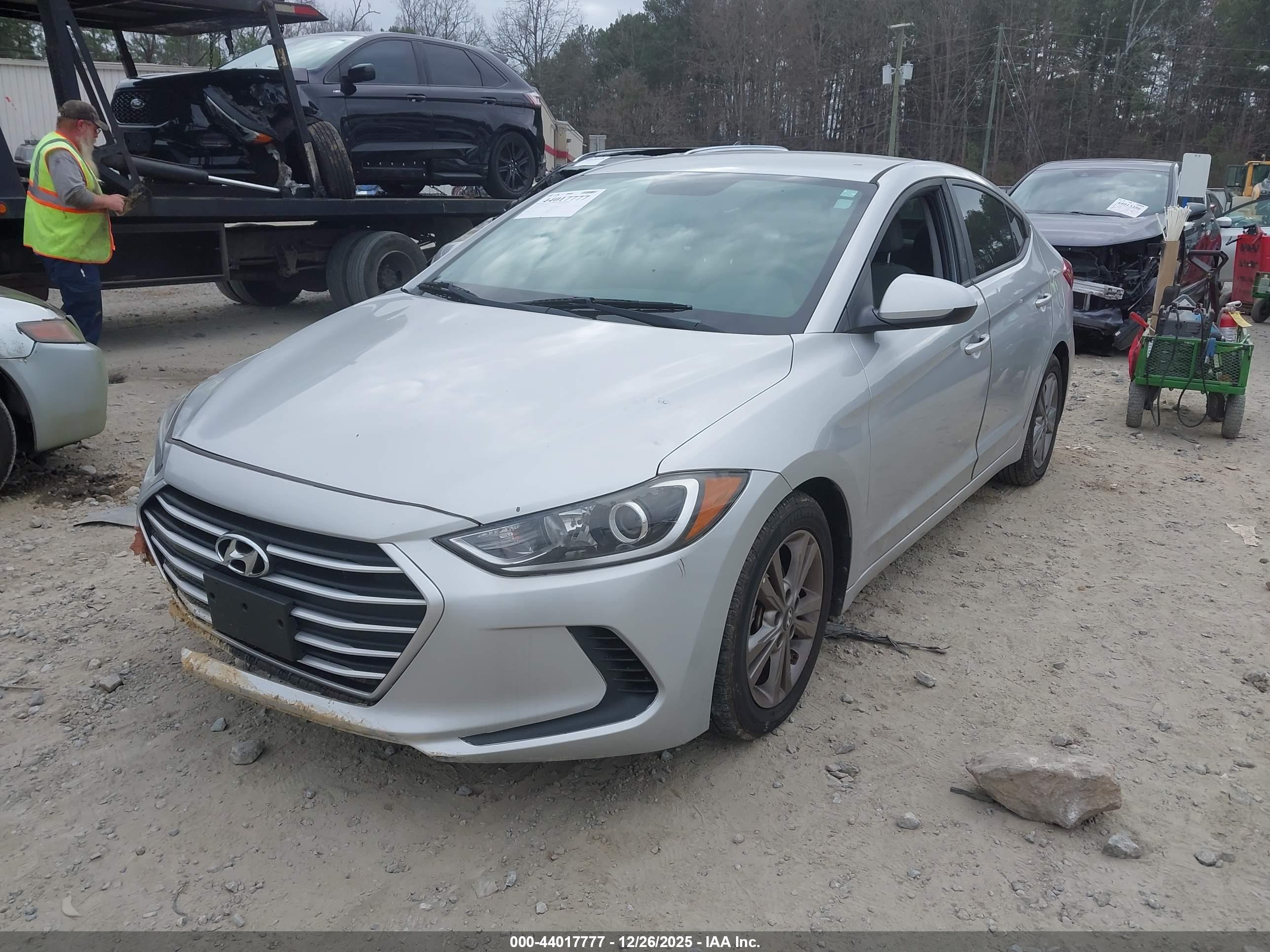 HYUNDAI ELANTRA image 2