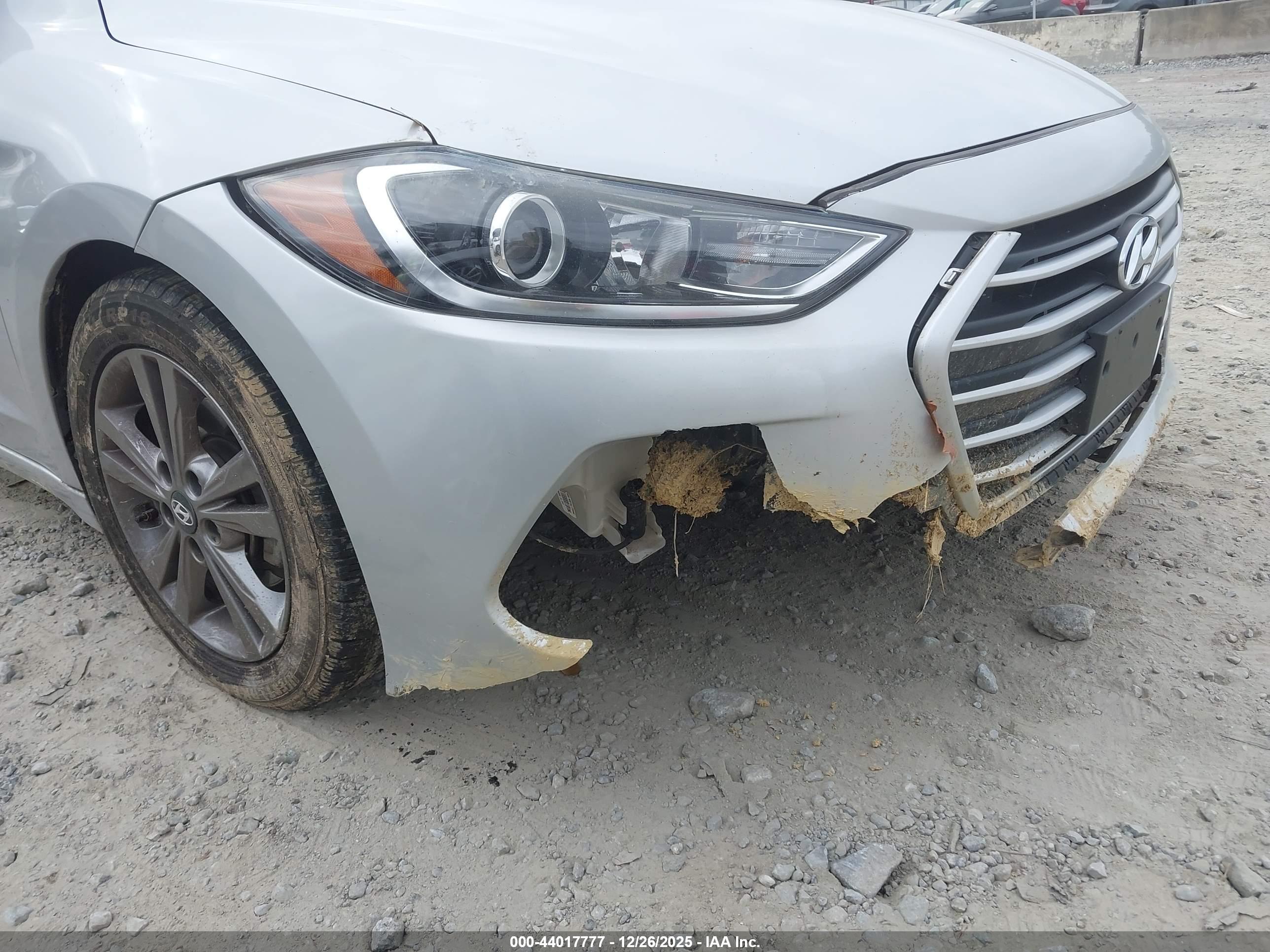 HYUNDAI ELANTRA image 6