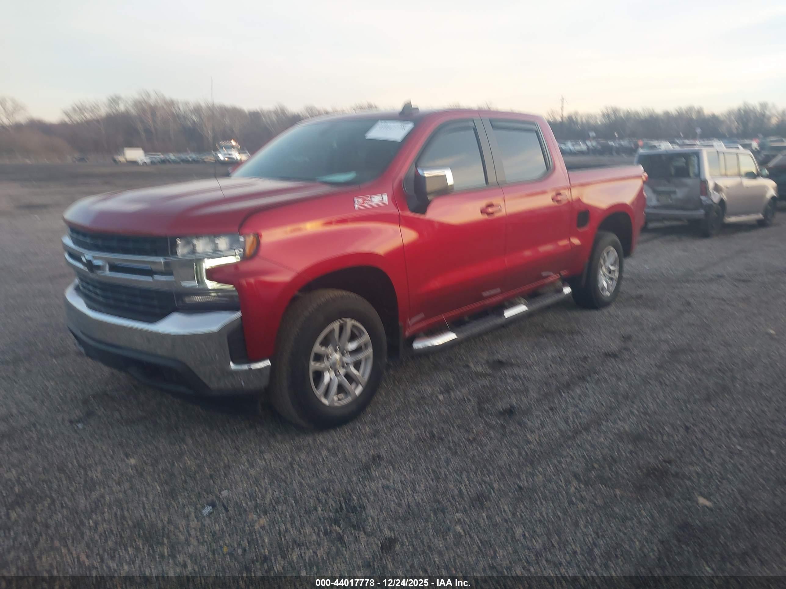 CHEVROLET SILVERADO image 2