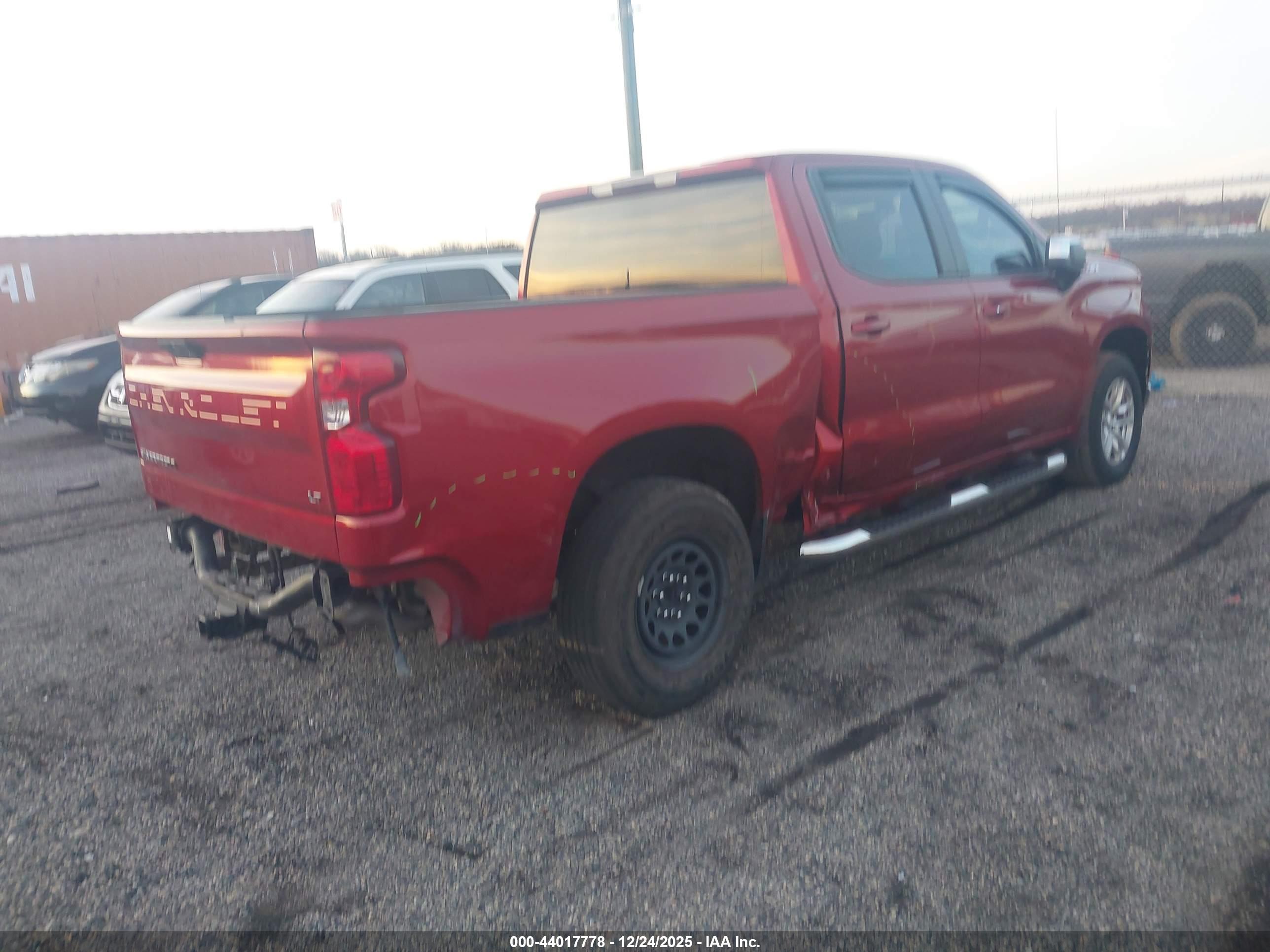 CHEVROLET SILVERADO image 4