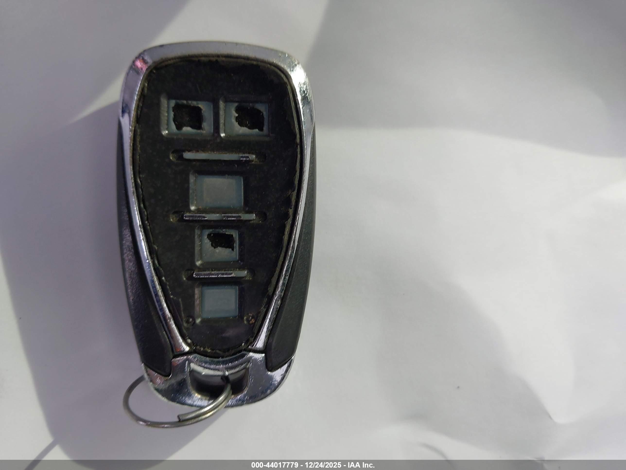 CHEVROLET EQUINOX image 11