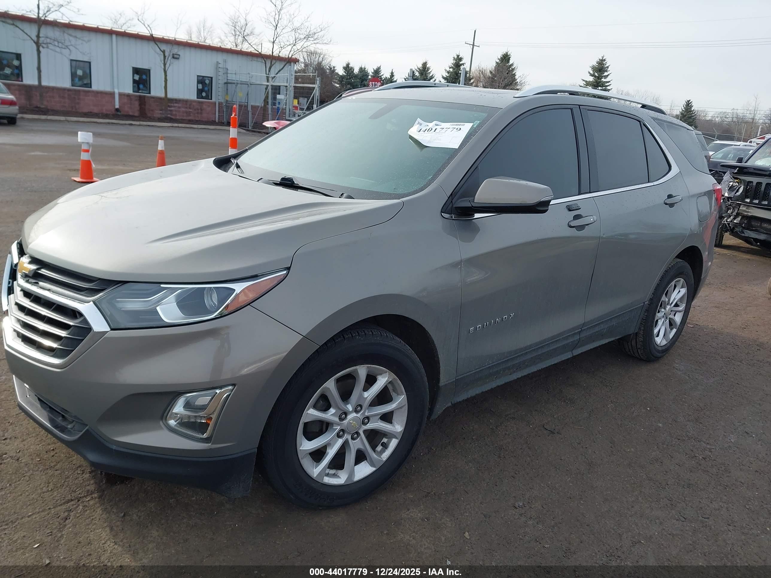 CHEVROLET EQUINOX image 2