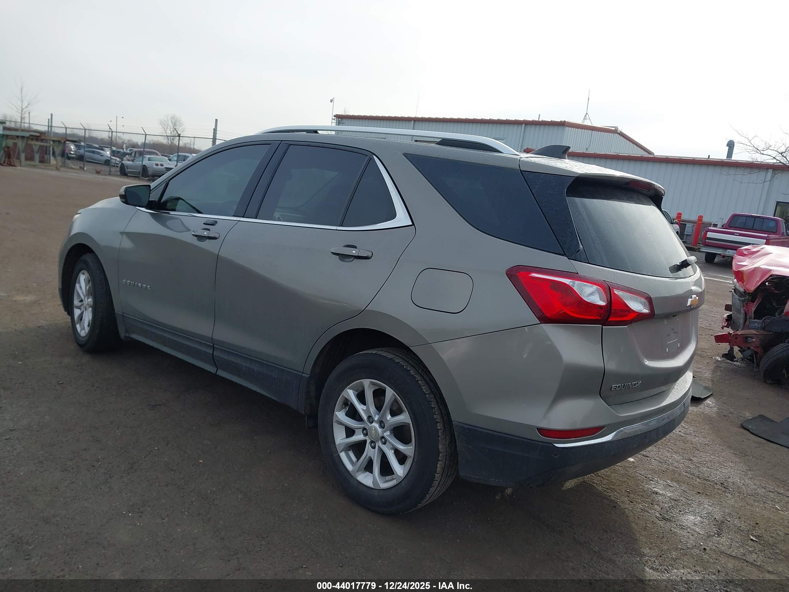 CHEVROLET EQUINOX image 3