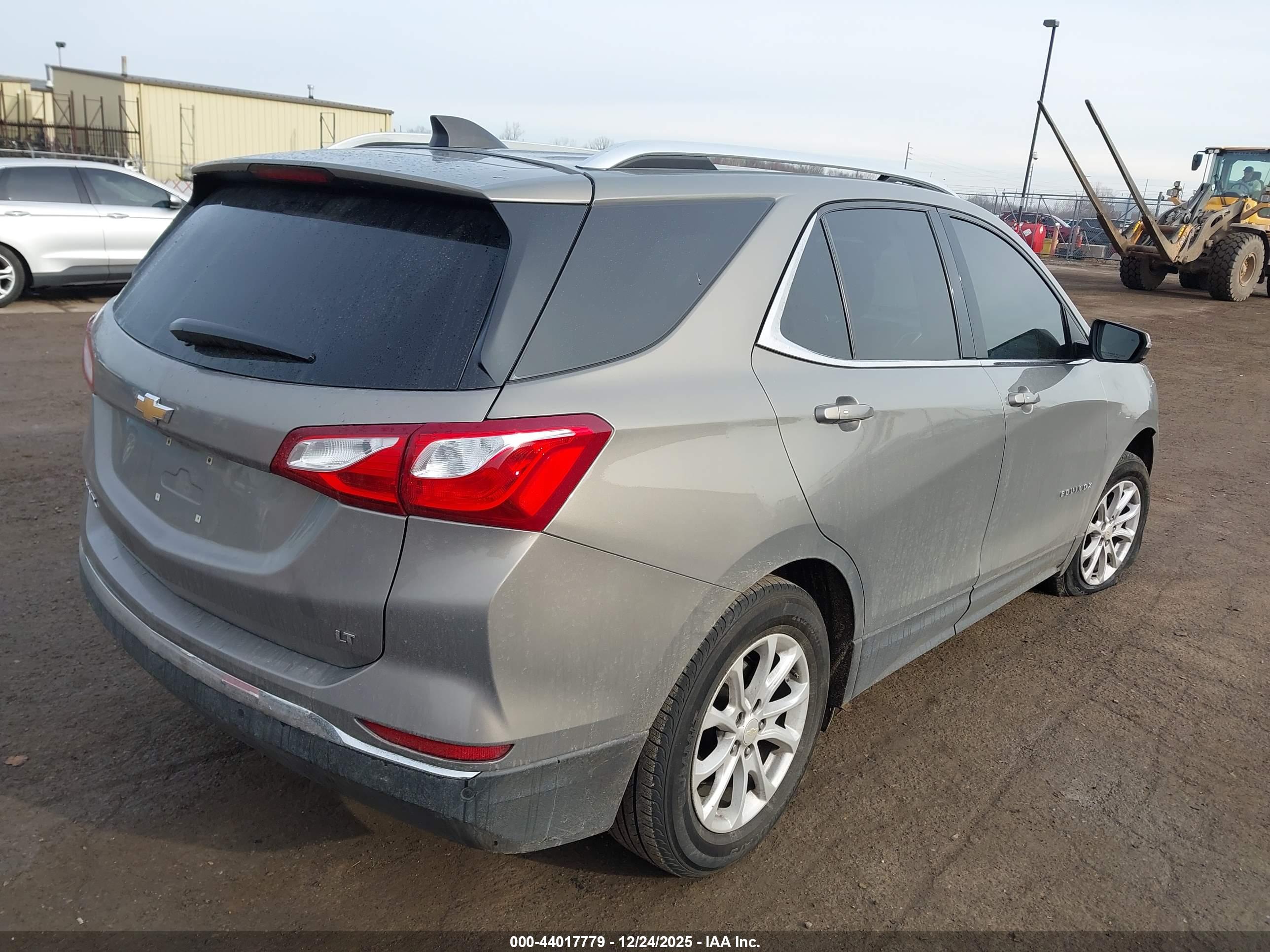 CHEVROLET EQUINOX image 4