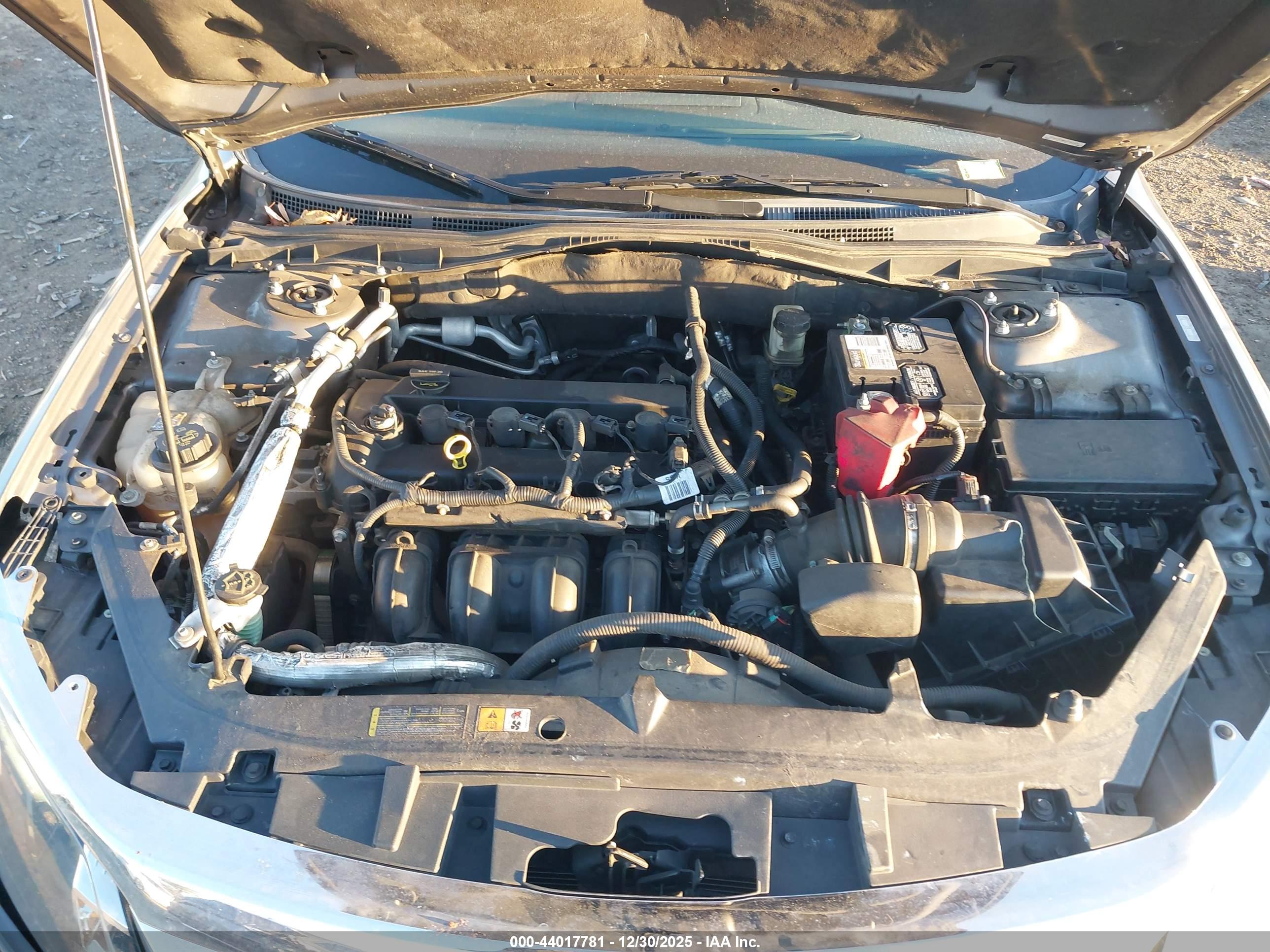 FORD FUSION image 10