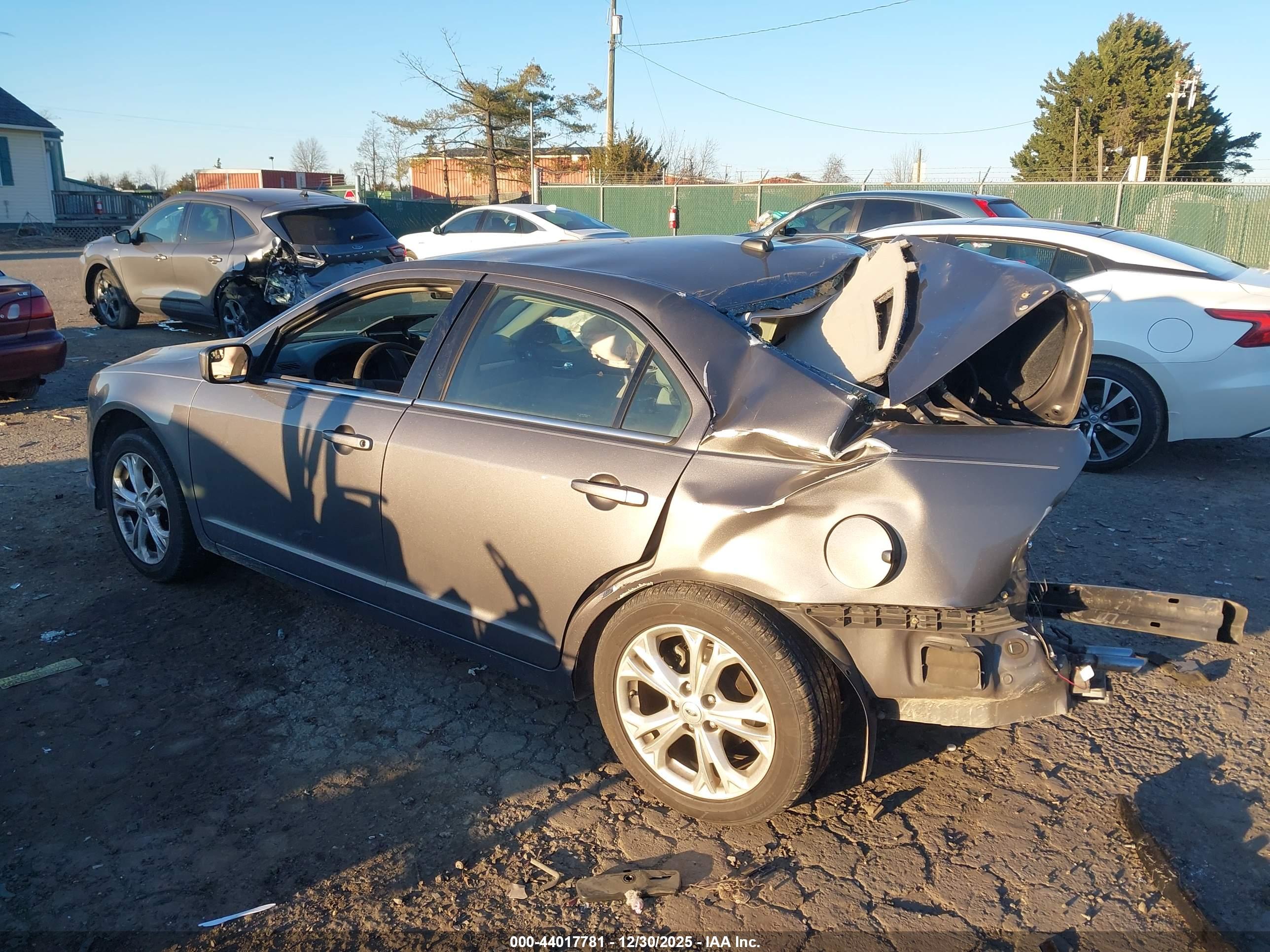 FORD FUSION image 3