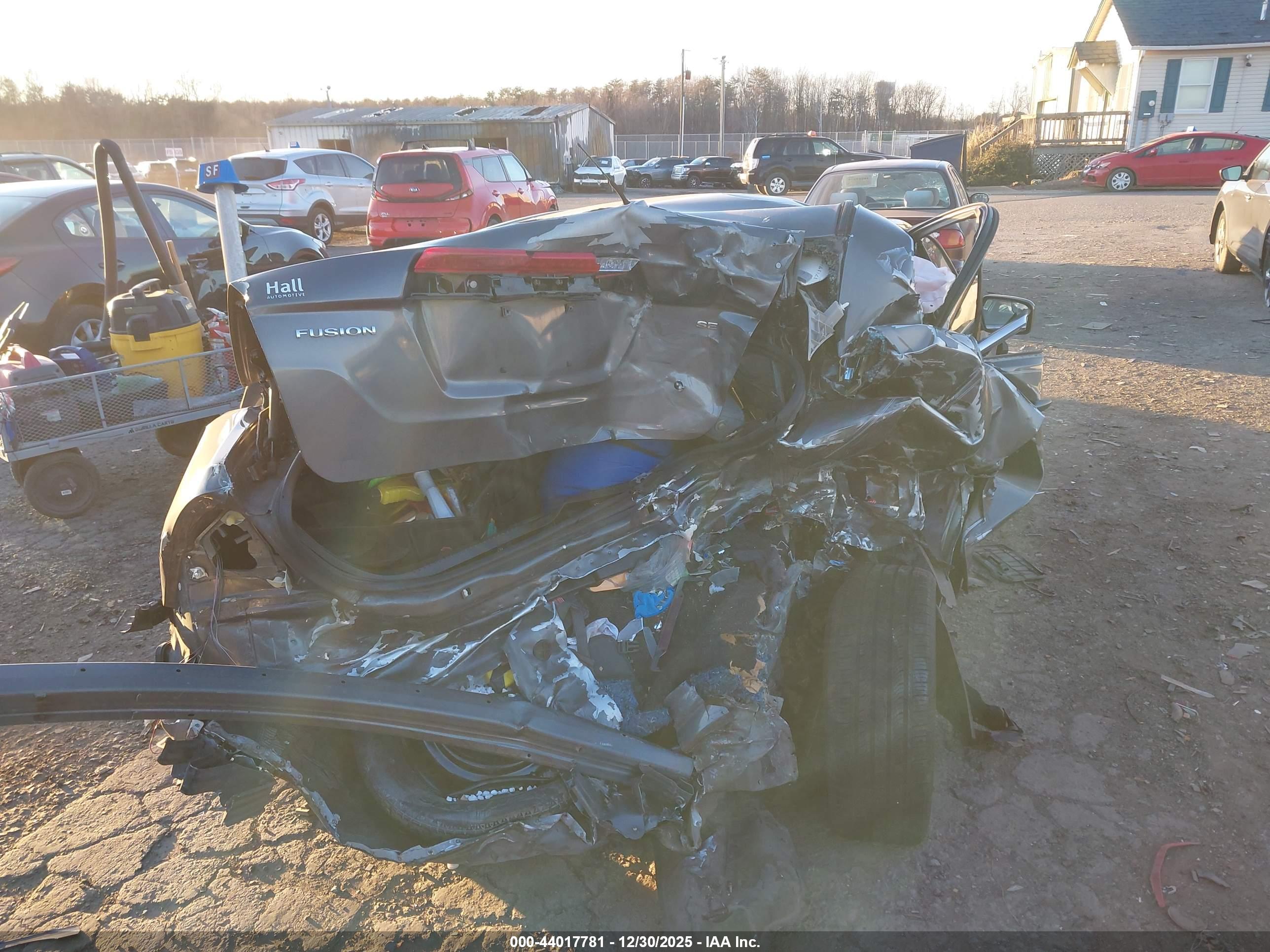 FORD FUSION image 6
