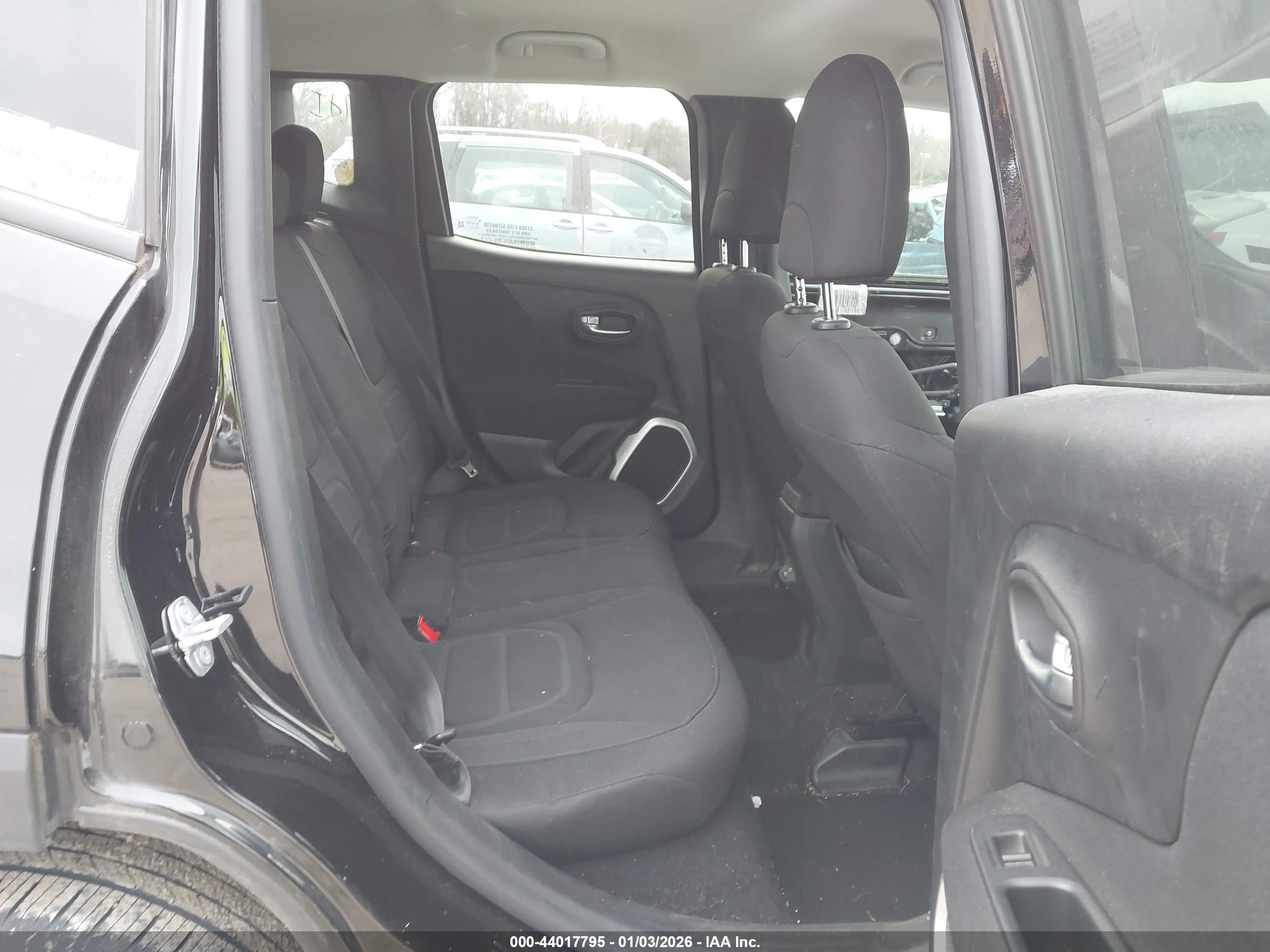 JEEP RENEGADE image 8
