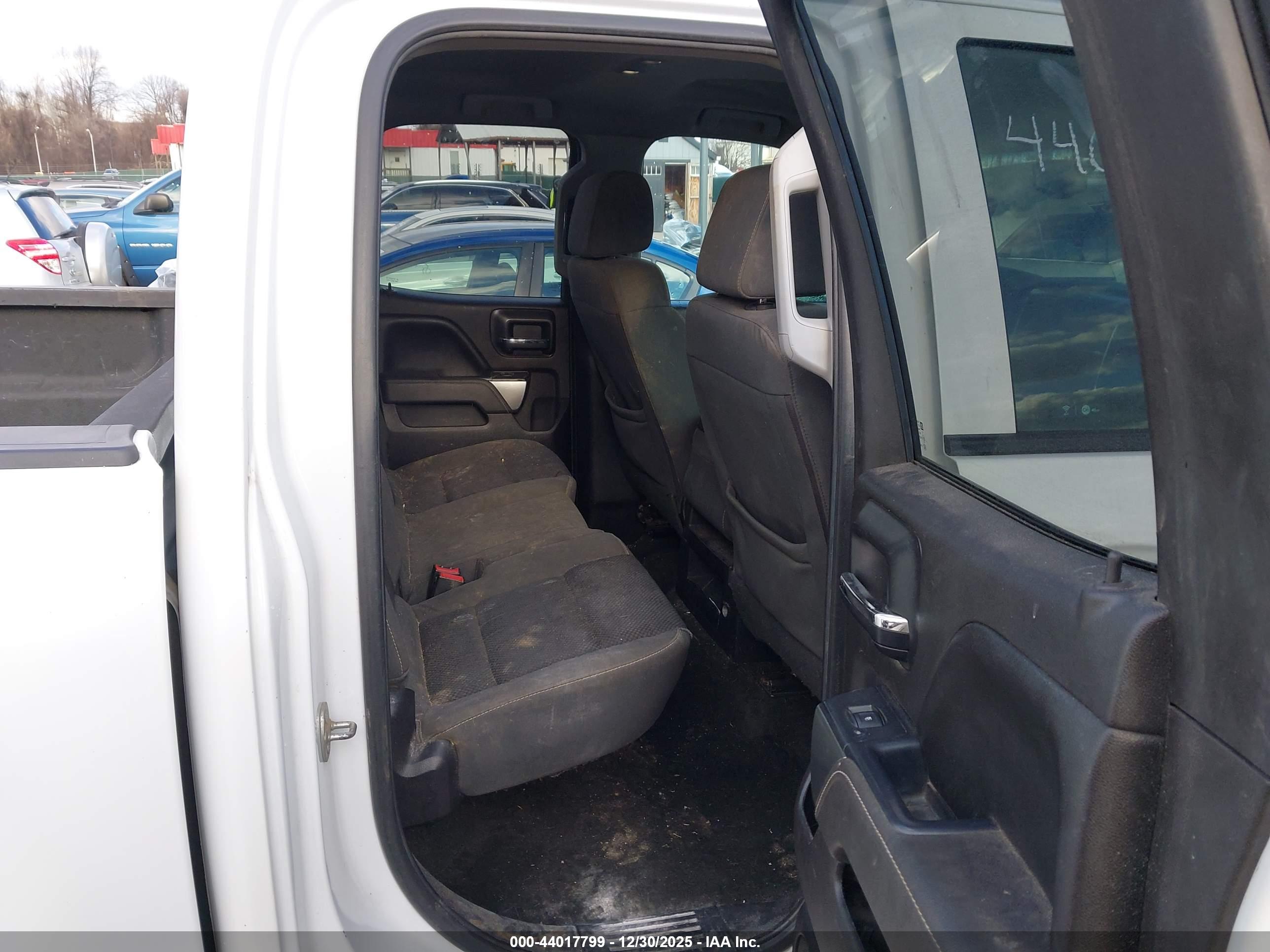 CHEVROLET SILVERADO image 8