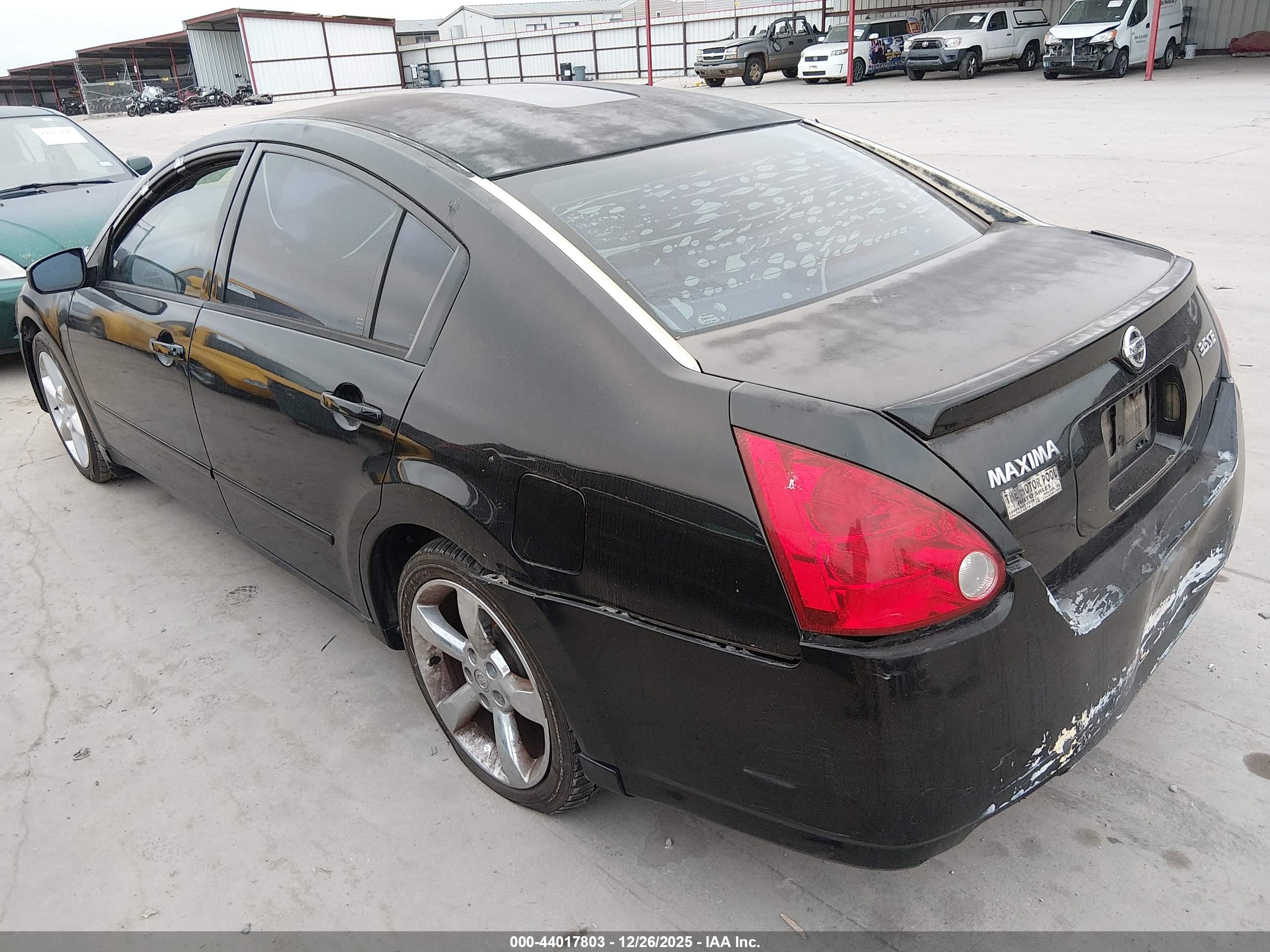 NISSAN MAXIMA image 3
