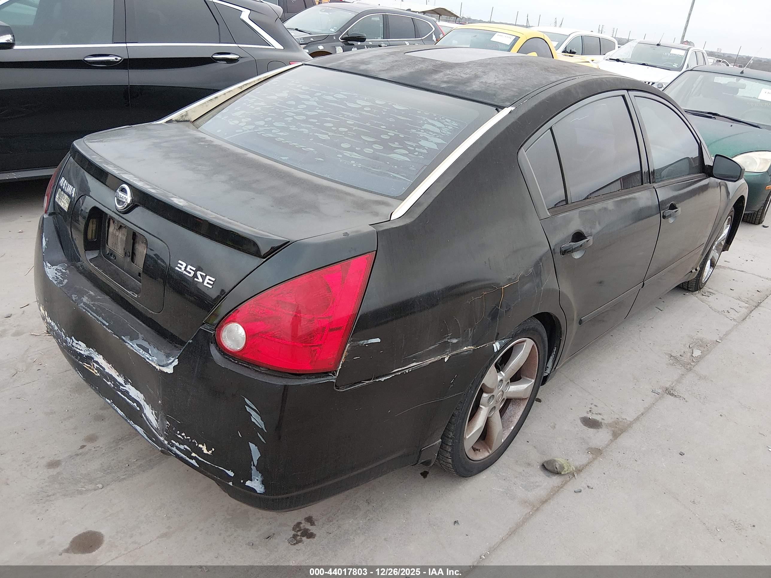 NISSAN MAXIMA image 4