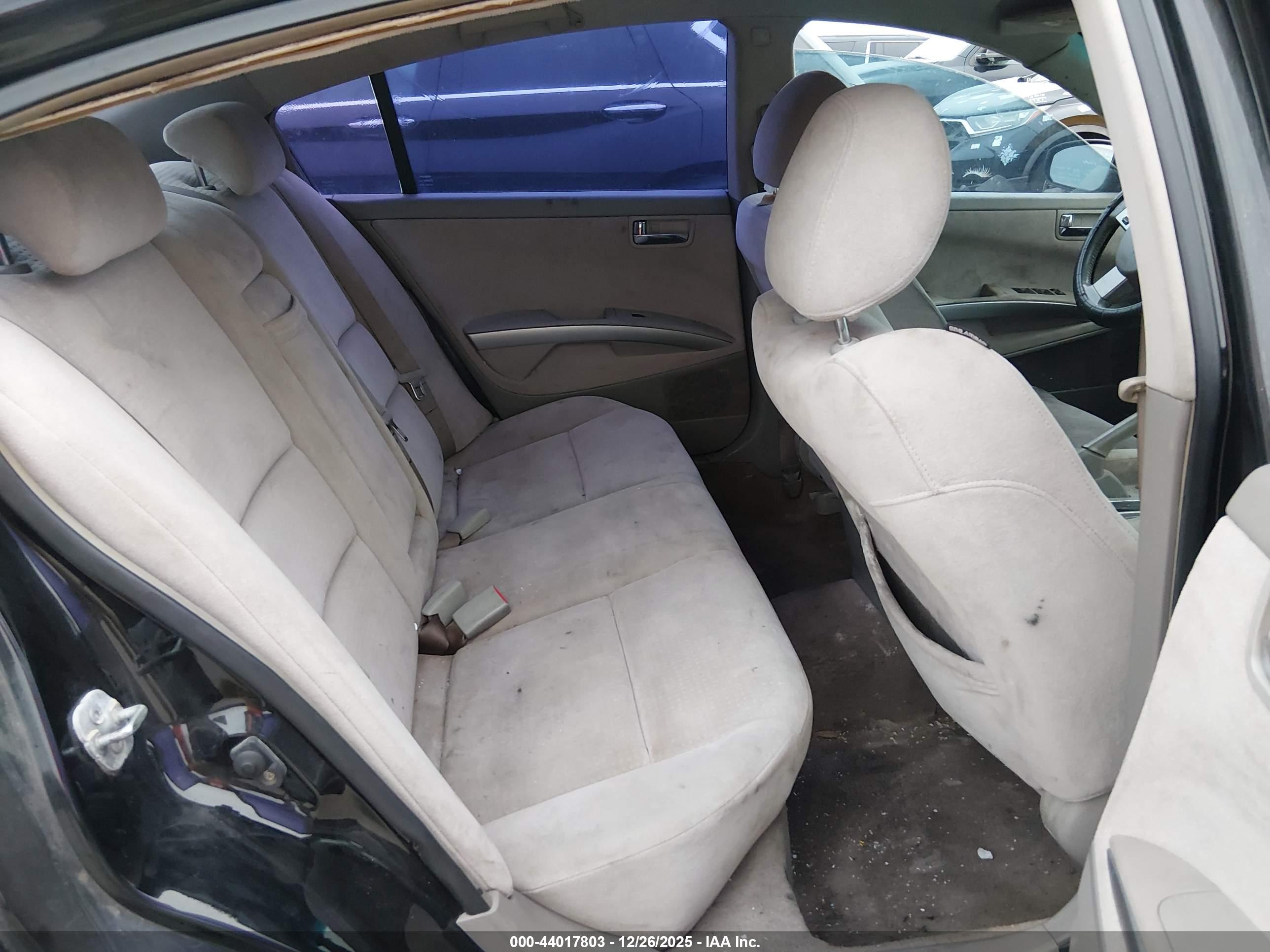 NISSAN MAXIMA image 8