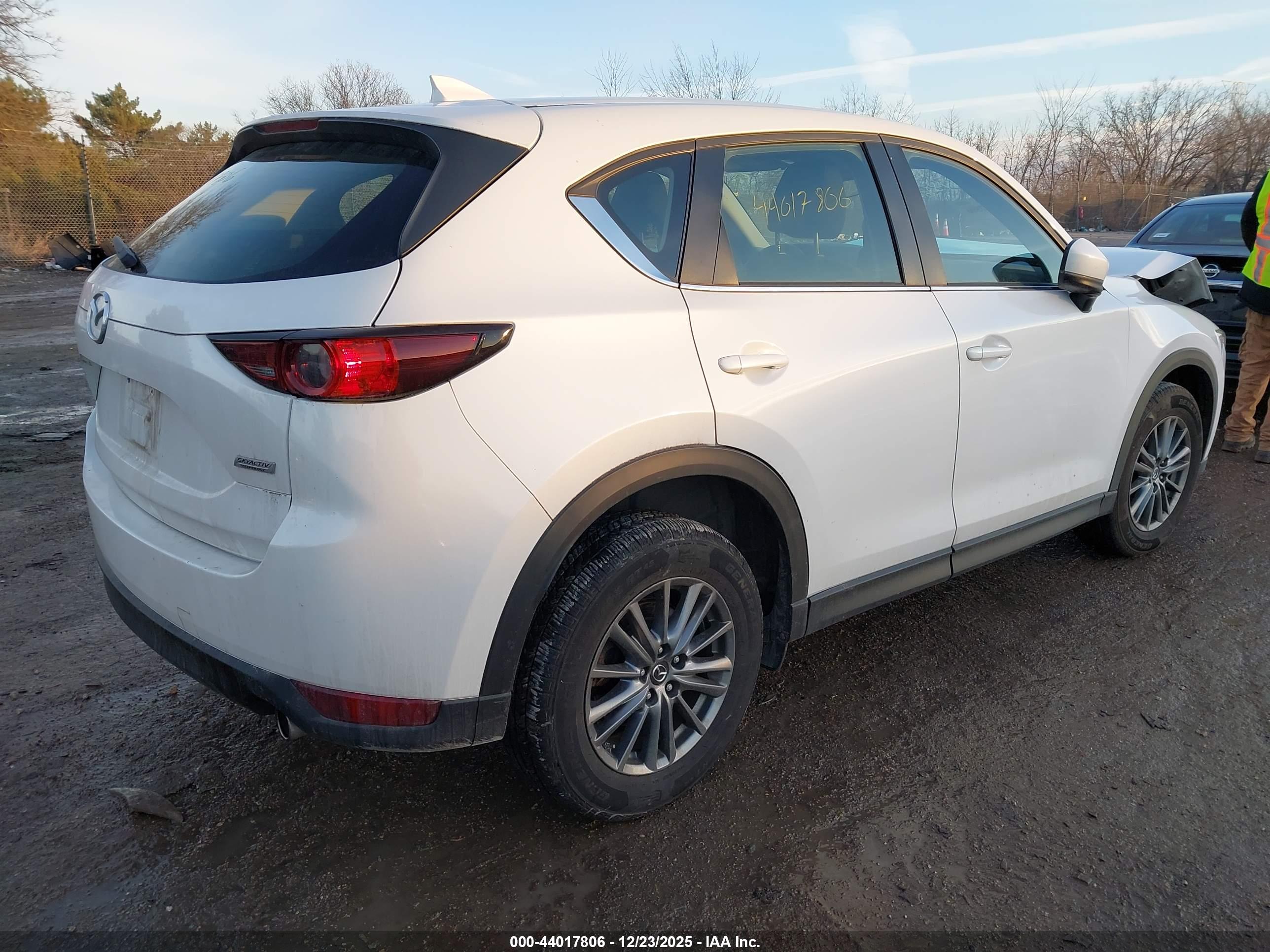 MAZDA CX-5 image 4
