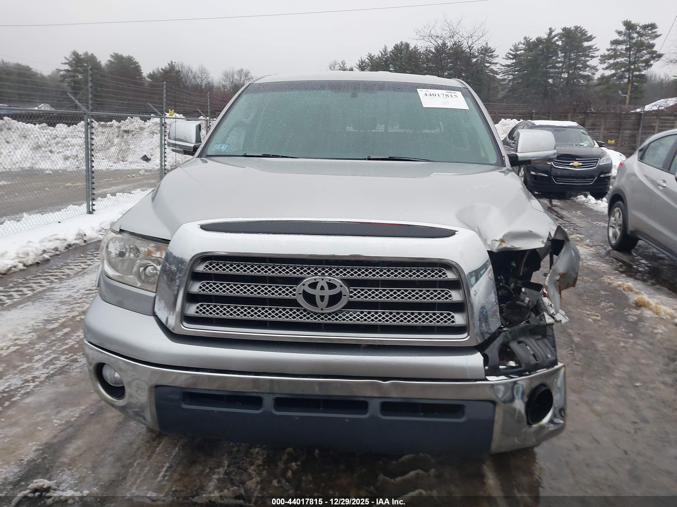 TOYOTA TUNDRA image 10