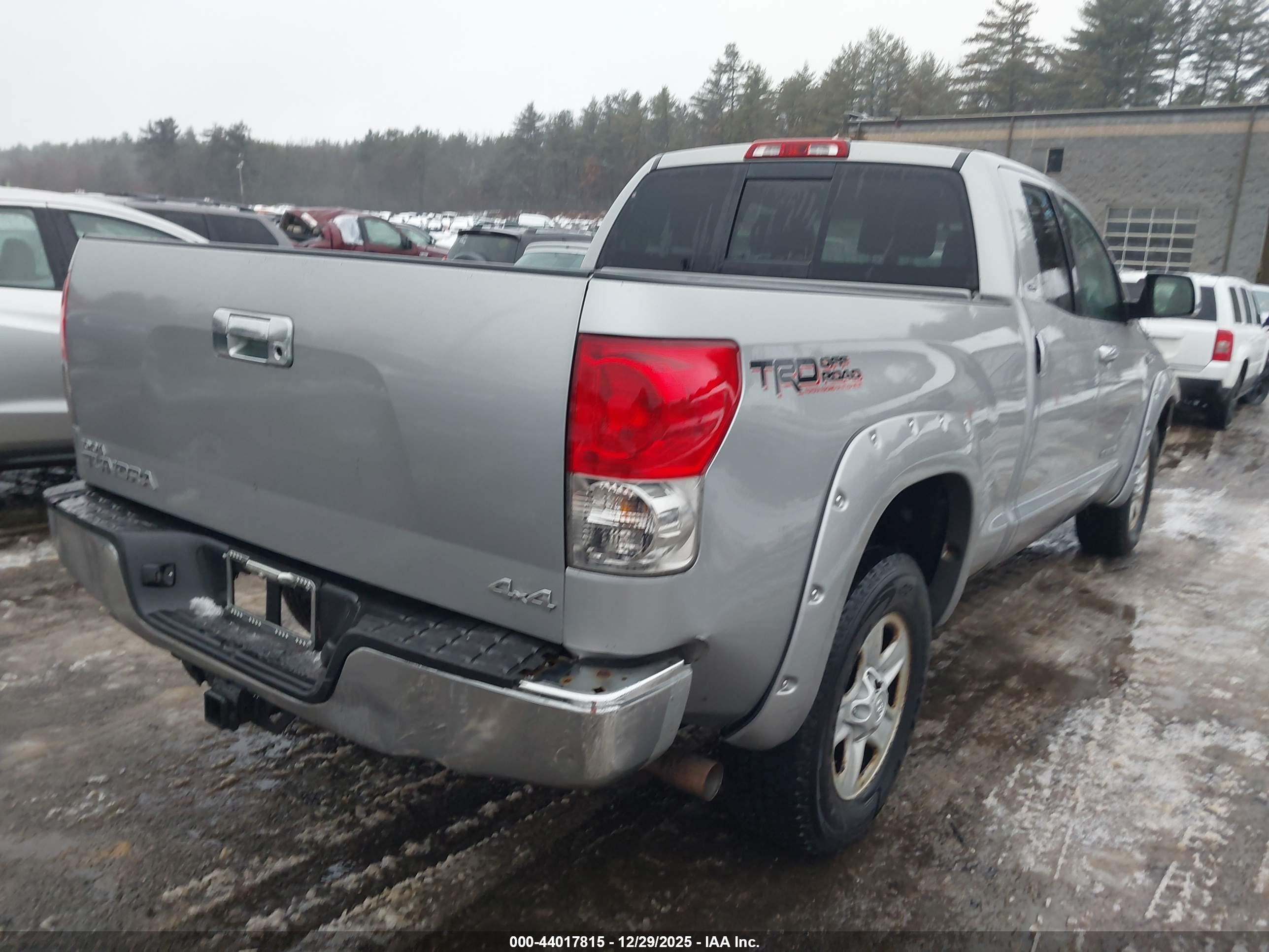 TOYOTA TUNDRA image 4