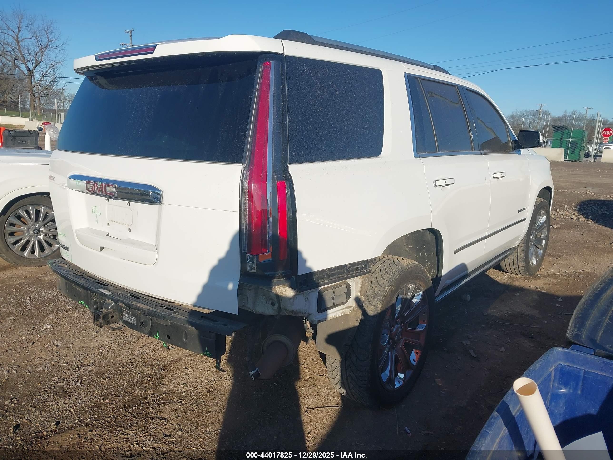 GMC YUKON image 4