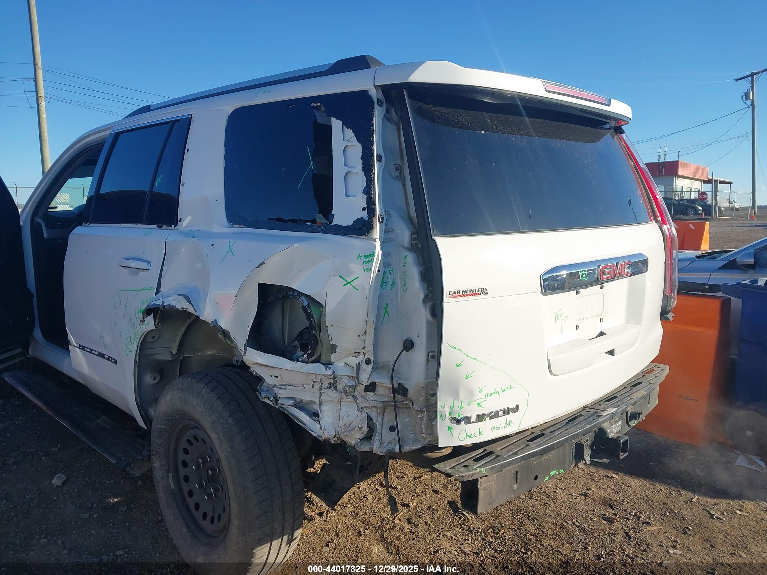 GMC YUKON image 6
