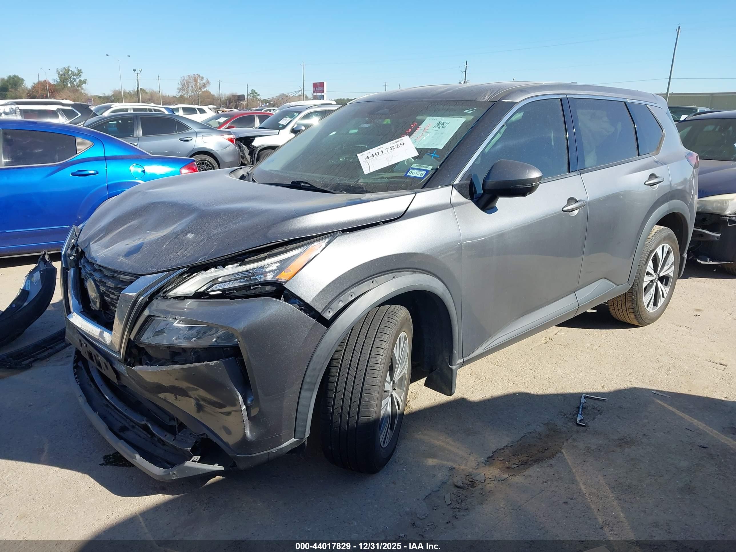 NISSAN ROGUE image 2
